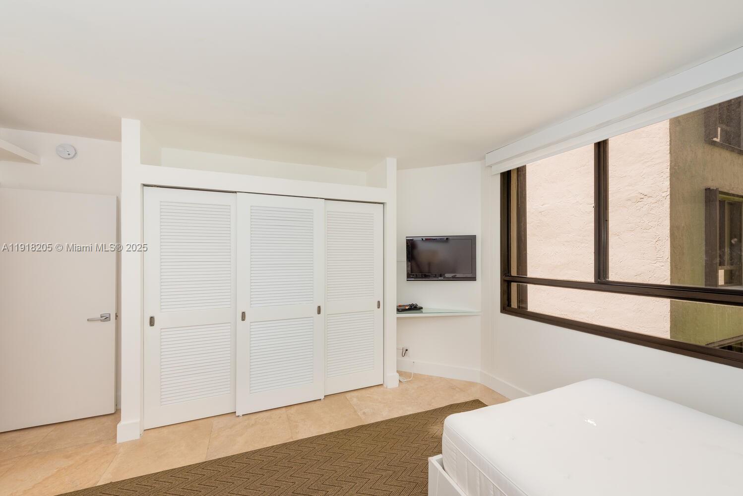 141 Crandon Blvd # 235
