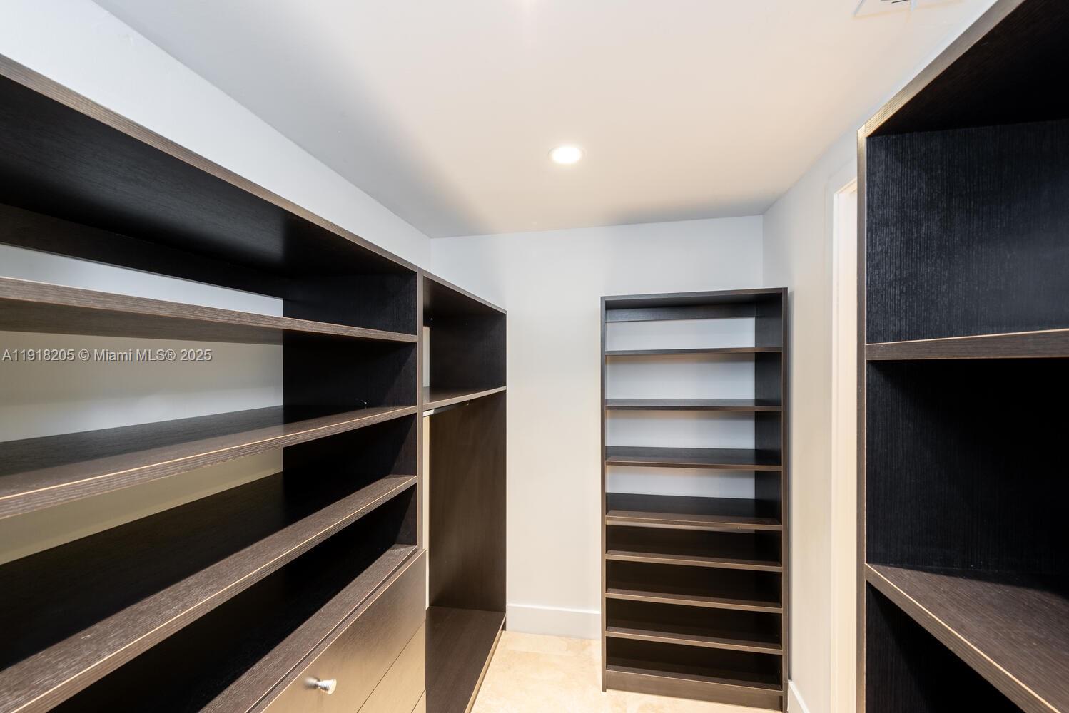141 Crandon Blvd # 235