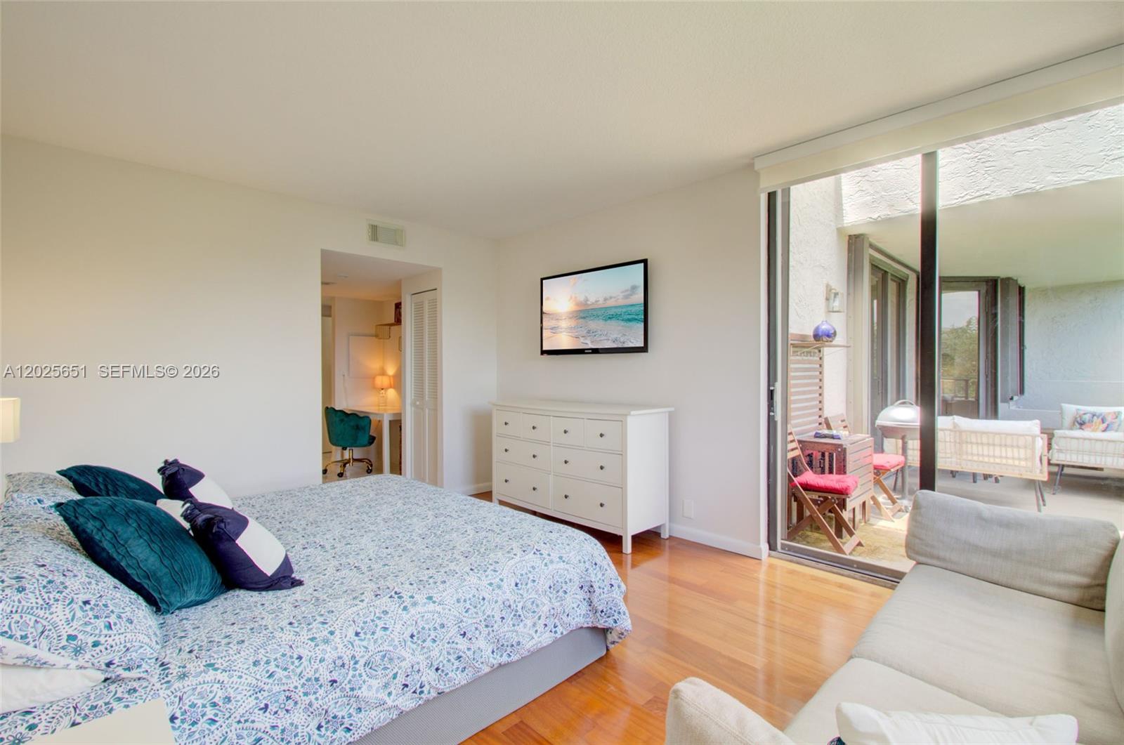 181 Crandon Blvd # 405