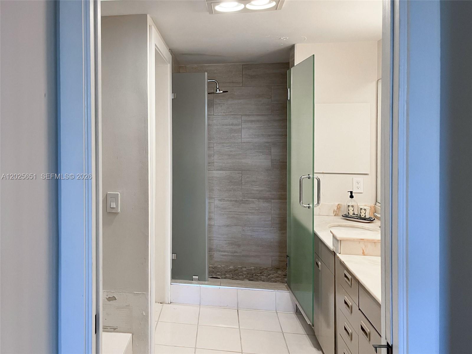 181 Crandon Blvd # 405