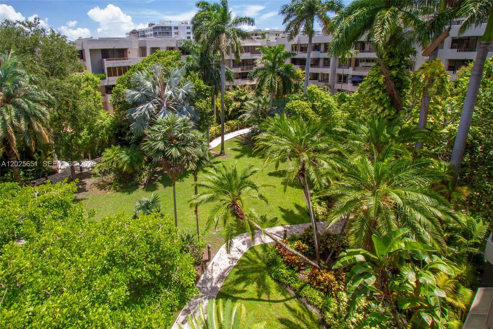 181 Crandon Blvd # 405