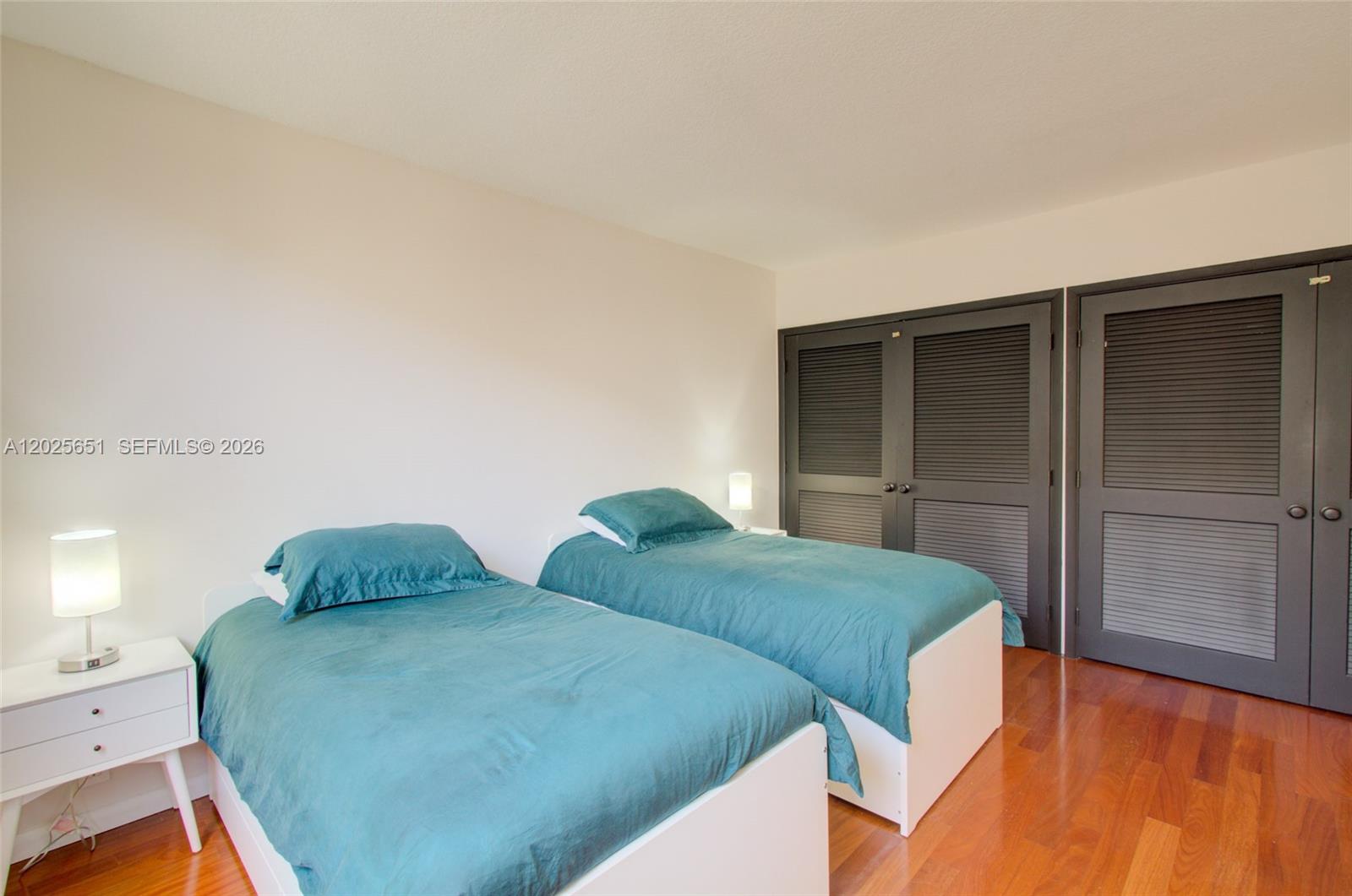 181 Crandon Blvd # 405