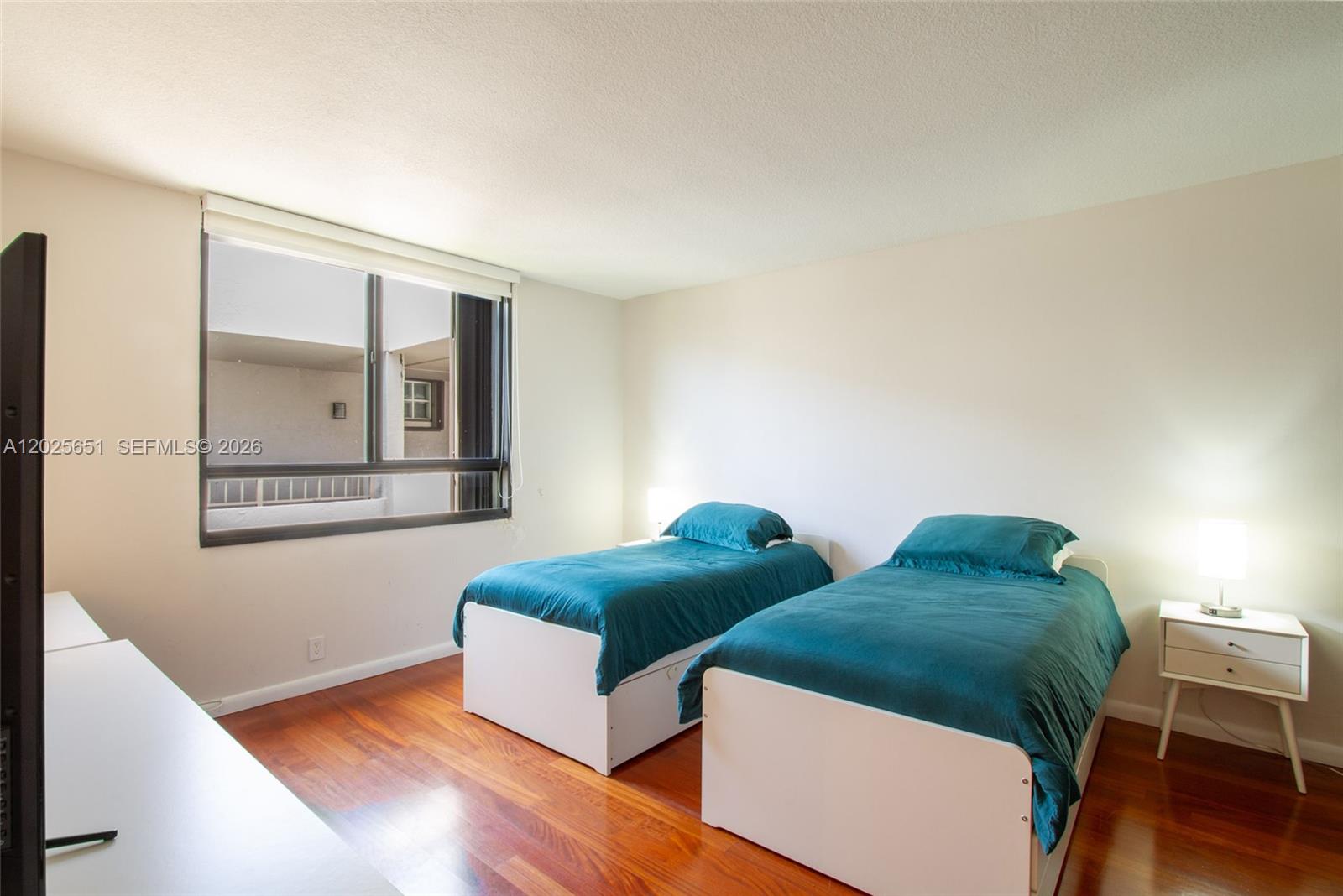 181 Crandon Blvd # 405