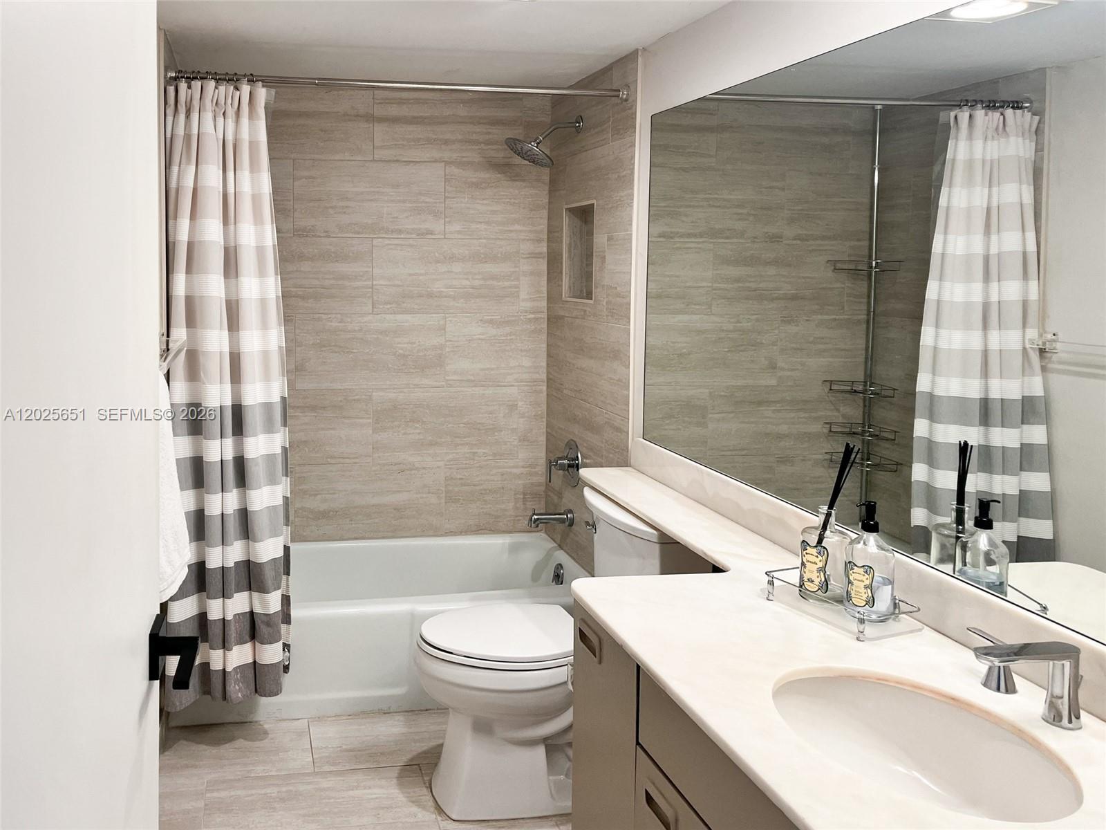 181 Crandon Blvd # 405