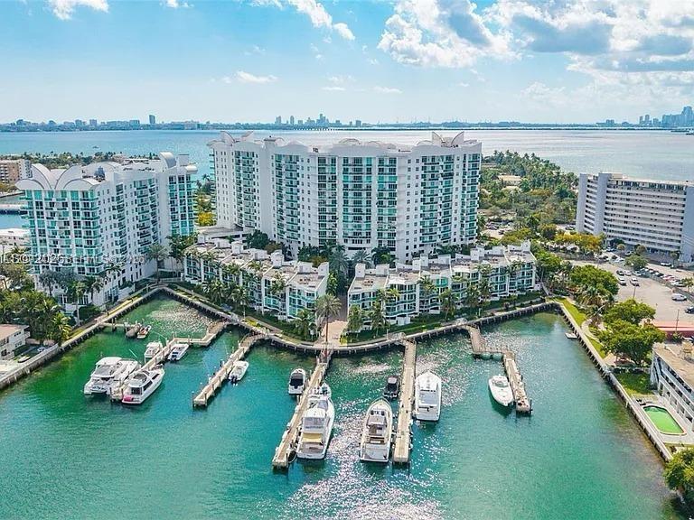 7910 Harbor Island Dr # 904