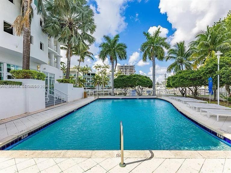 7910 Harbor Island Dr # 904