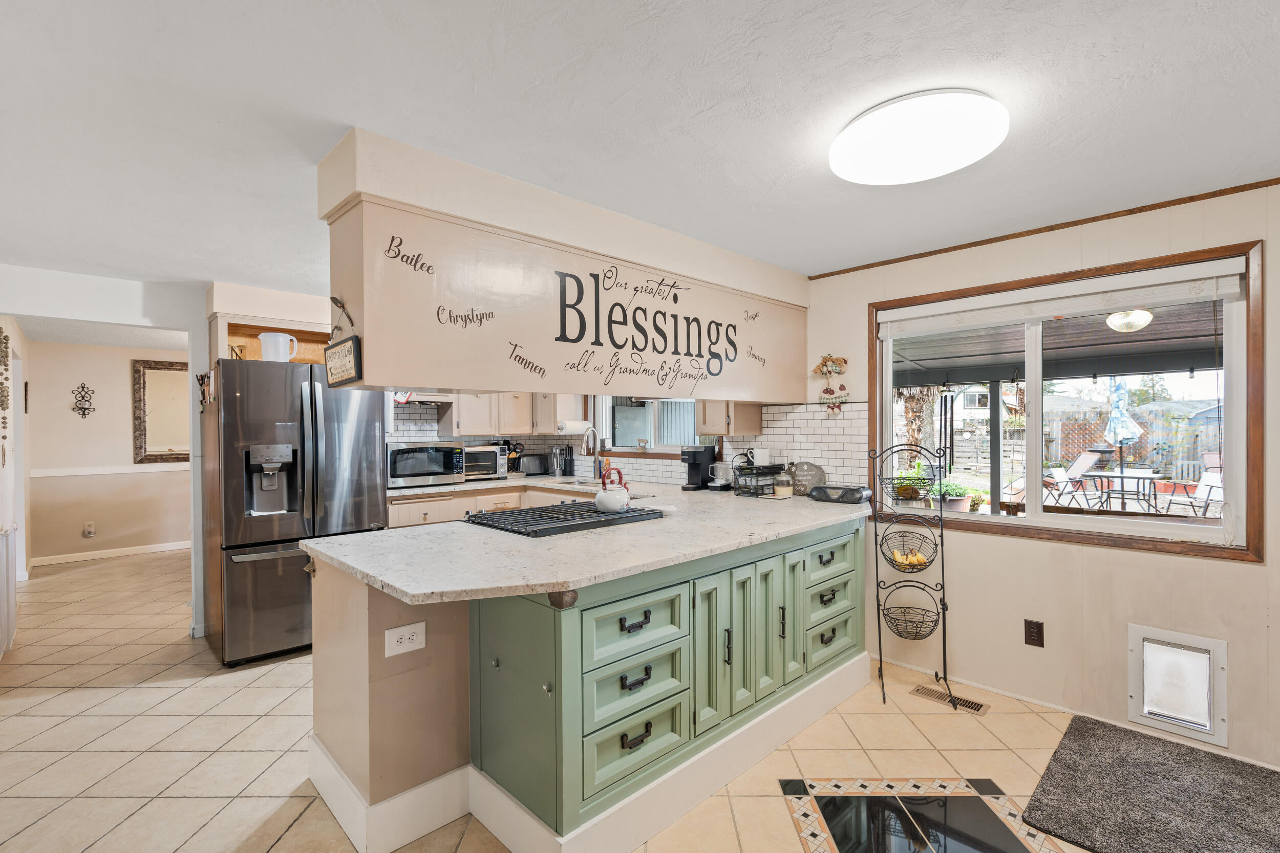 5045 Crestwood Avenue