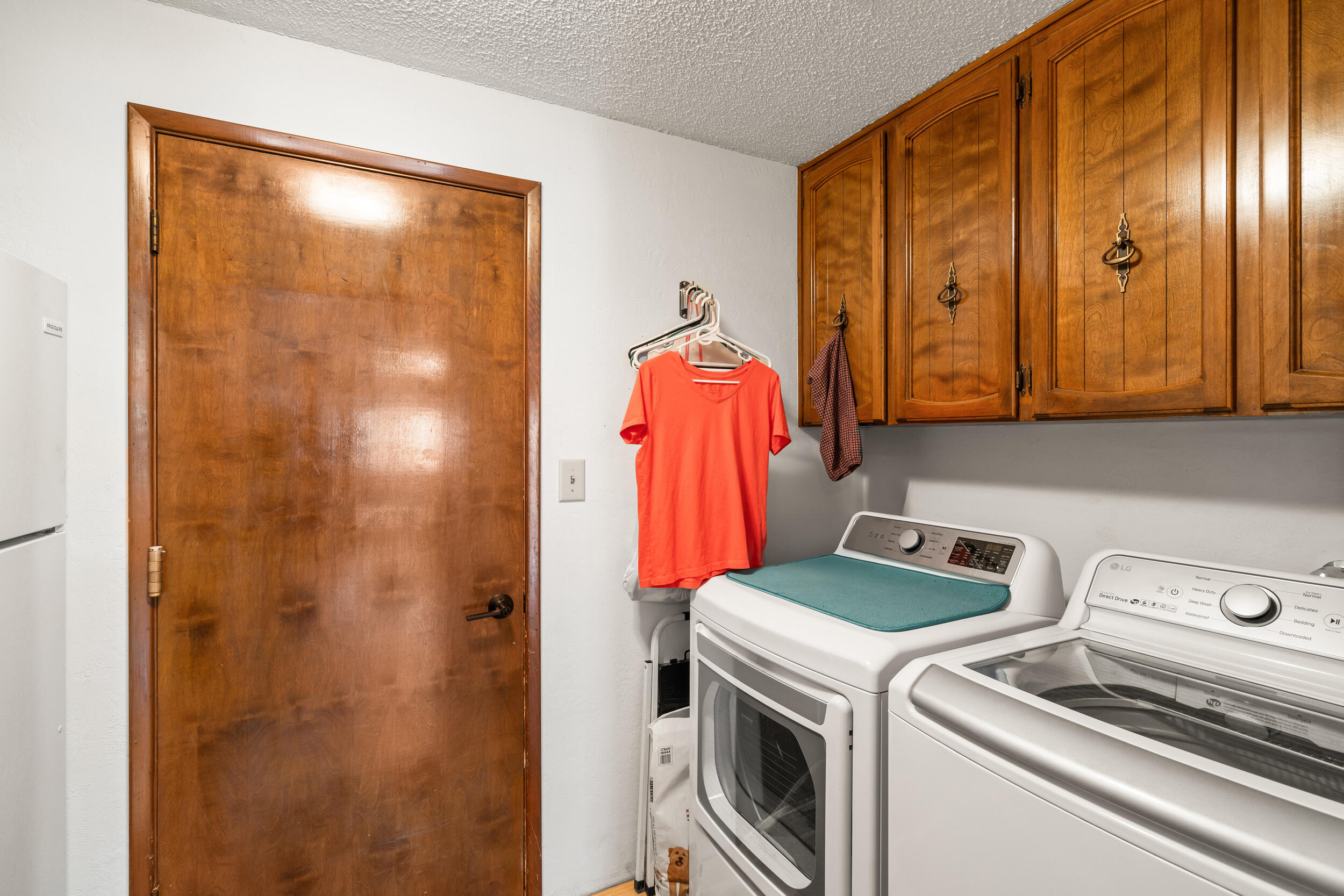 5045 Crestwood Avenue