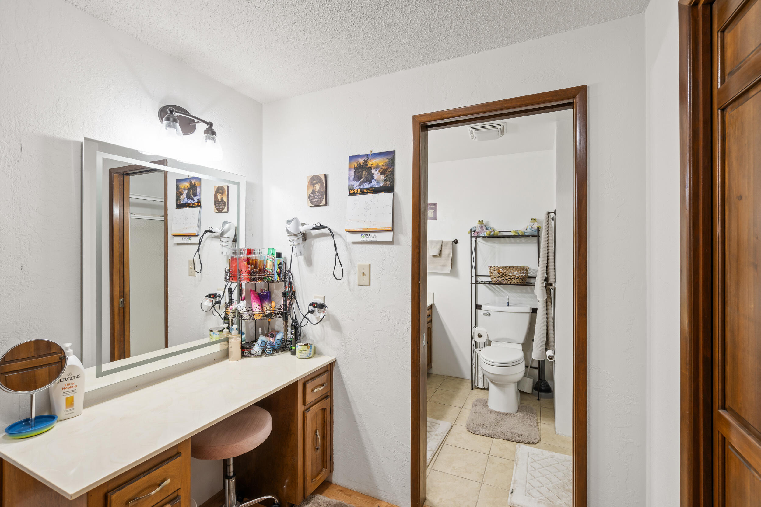 5045 Crestwood Avenue