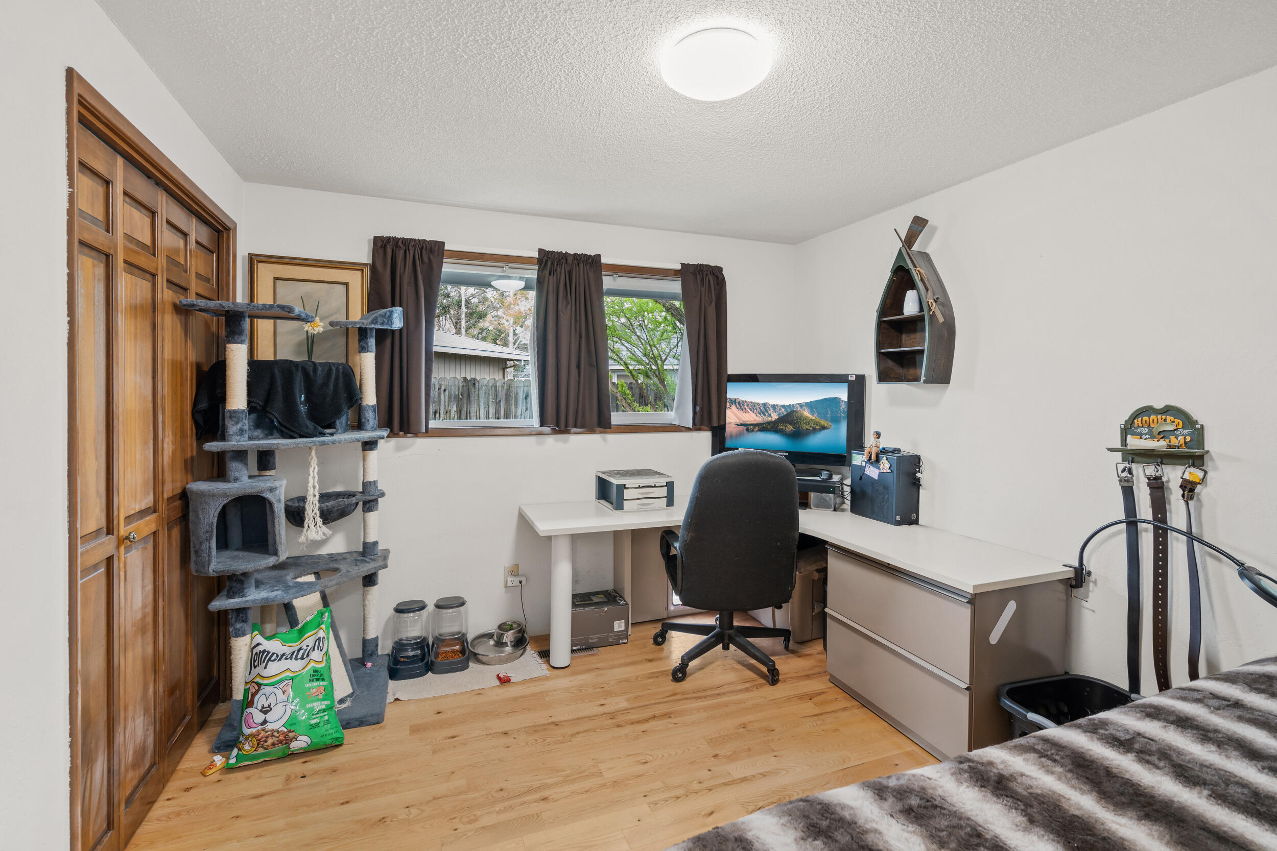 5045 Crestwood Avenue