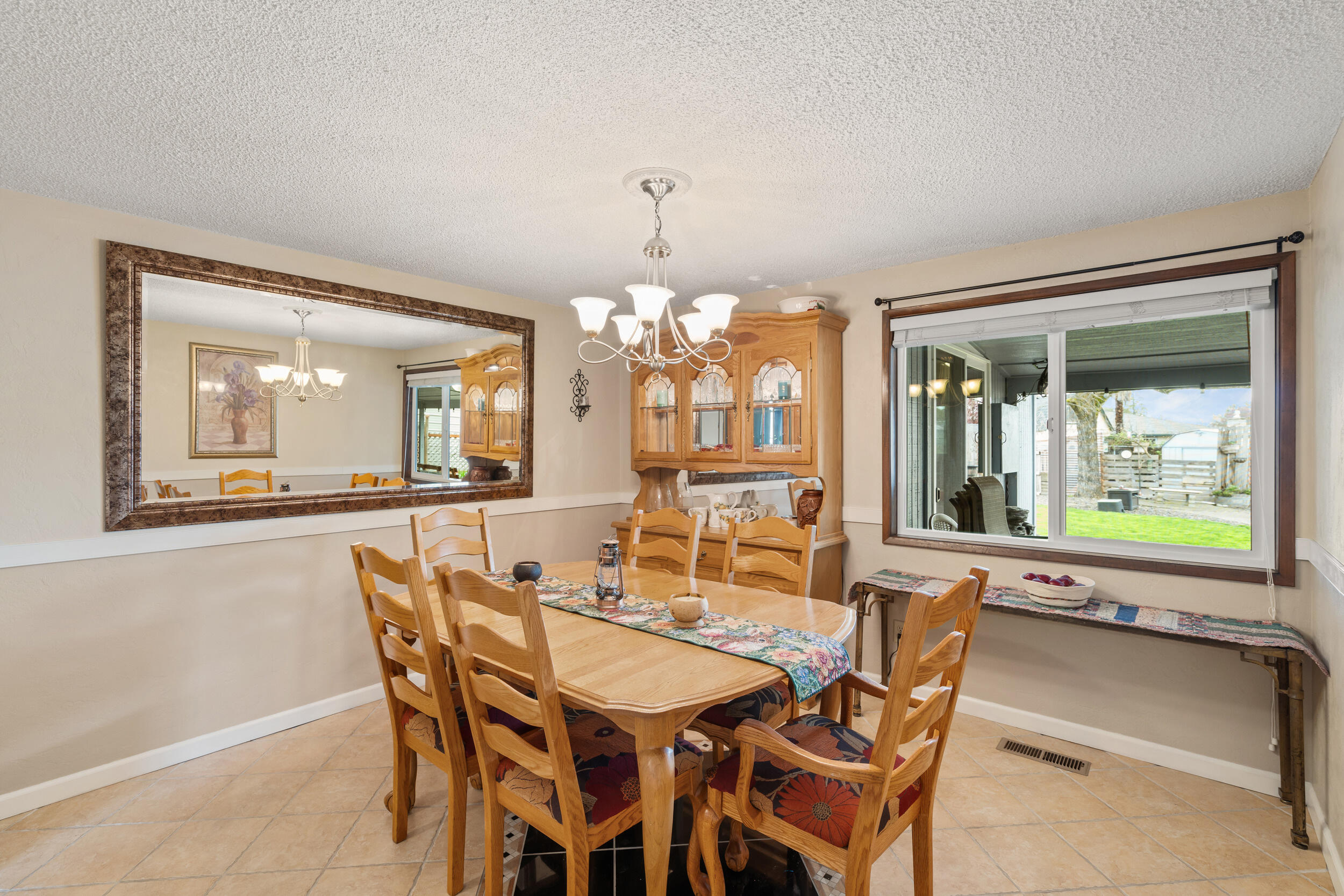 5045 Crestwood Avenue