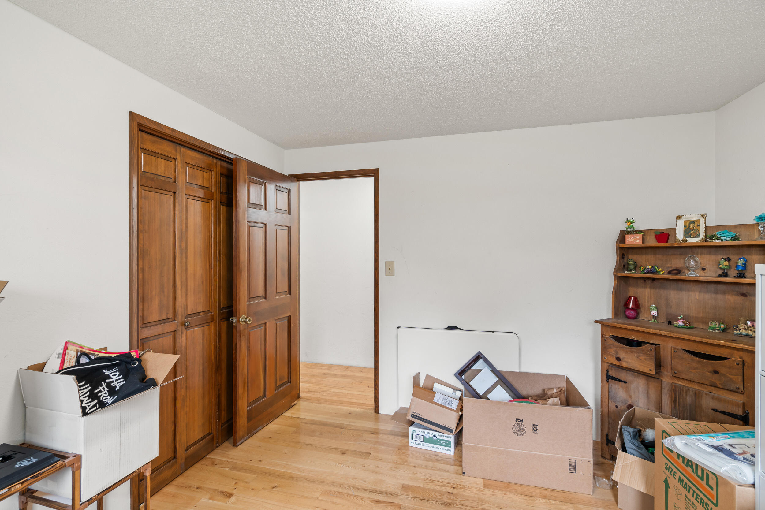 5045 Crestwood Avenue