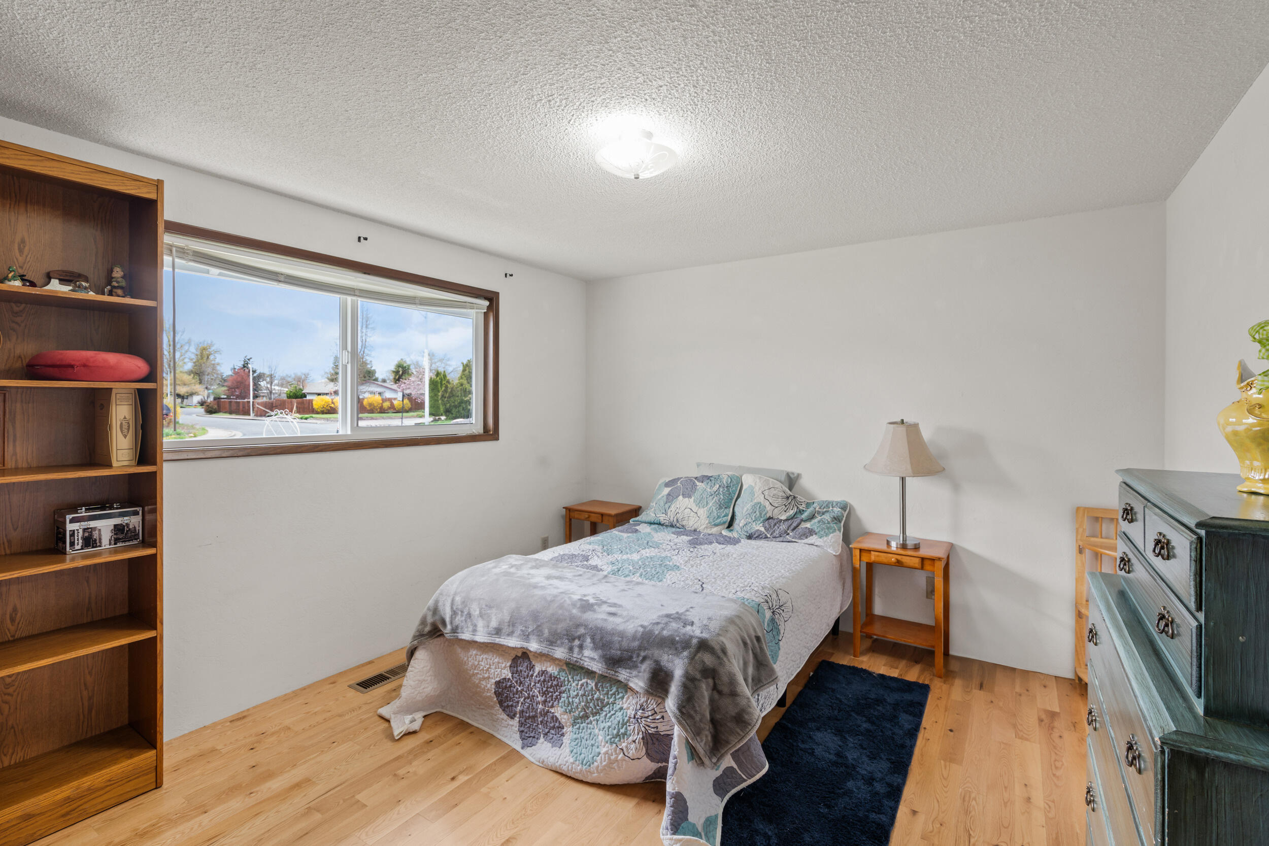 5045 Crestwood Avenue