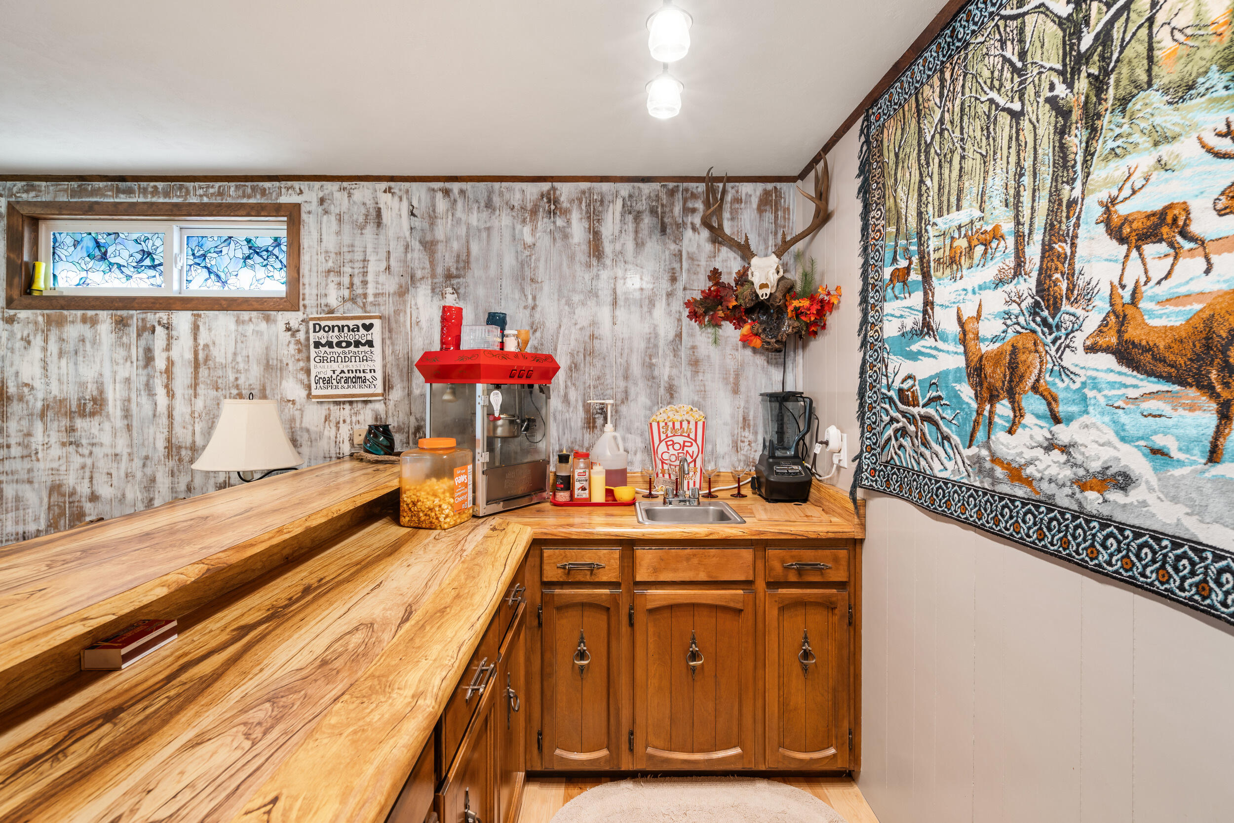 5045 Crestwood Avenue