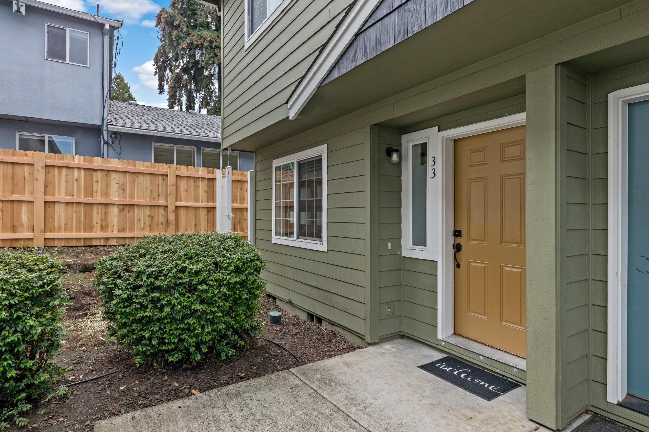 2030 Brookhurst Street, 33