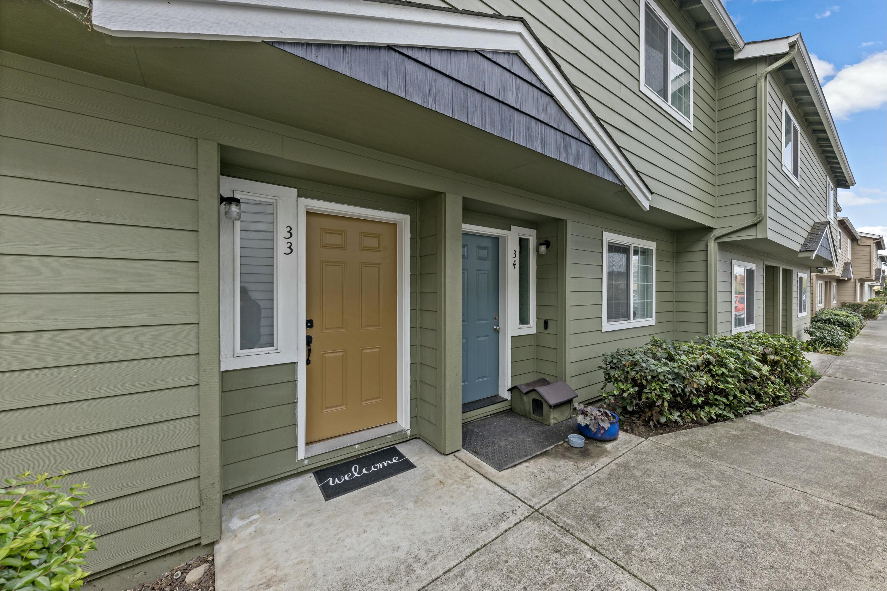 2030 Brookhurst Street, 33
