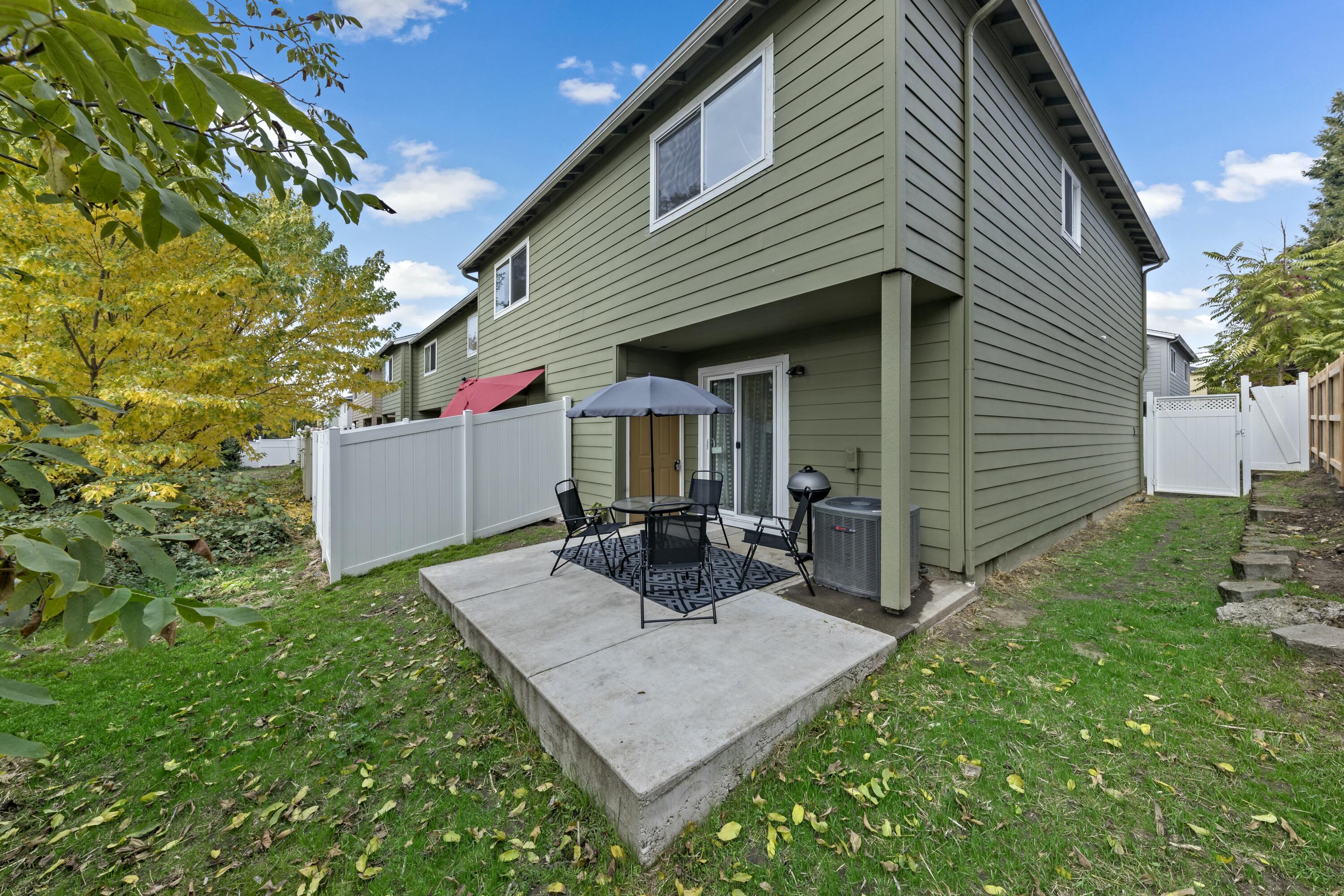 2030 Brookhurst Street, 33