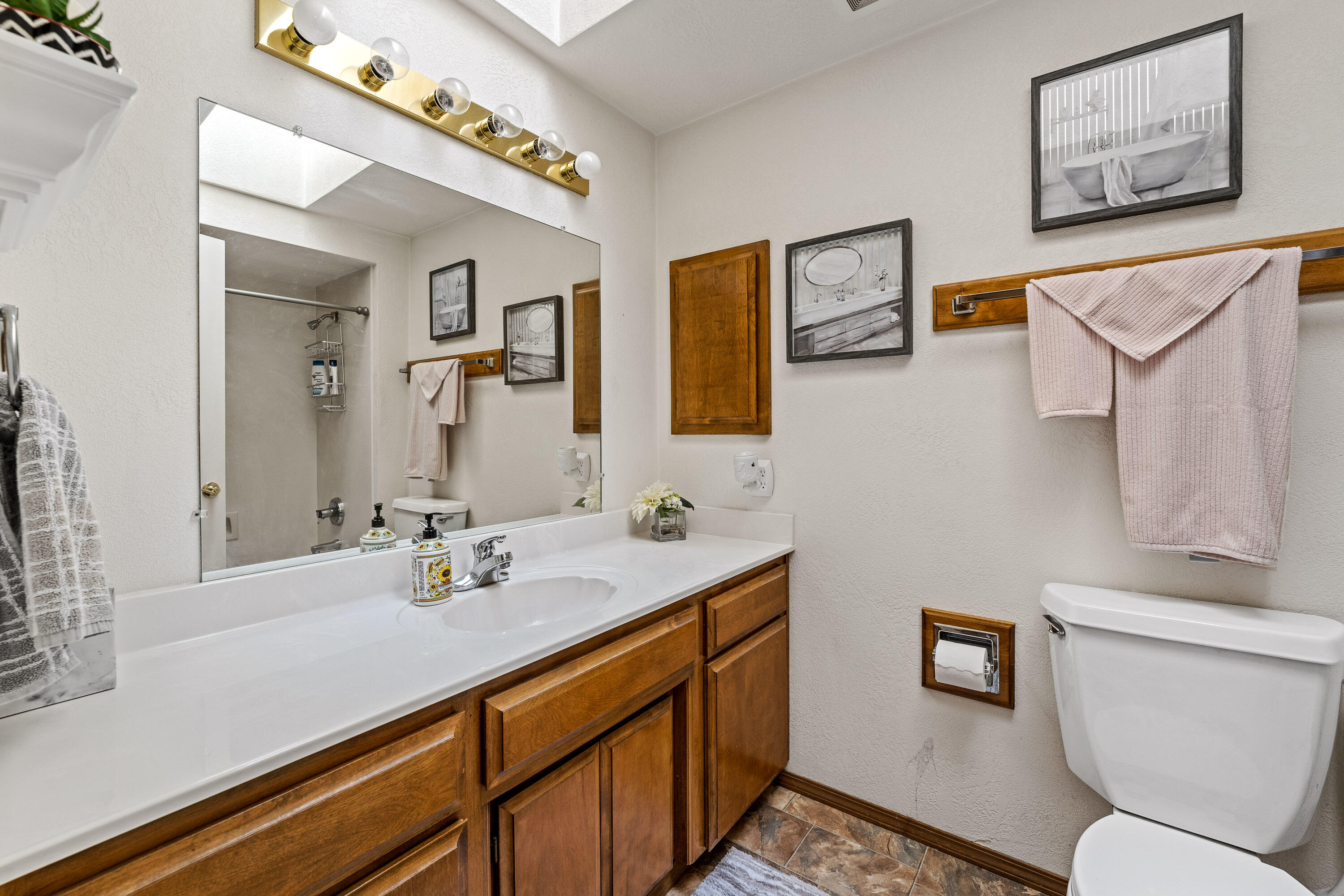 1219 Looking Glass Way