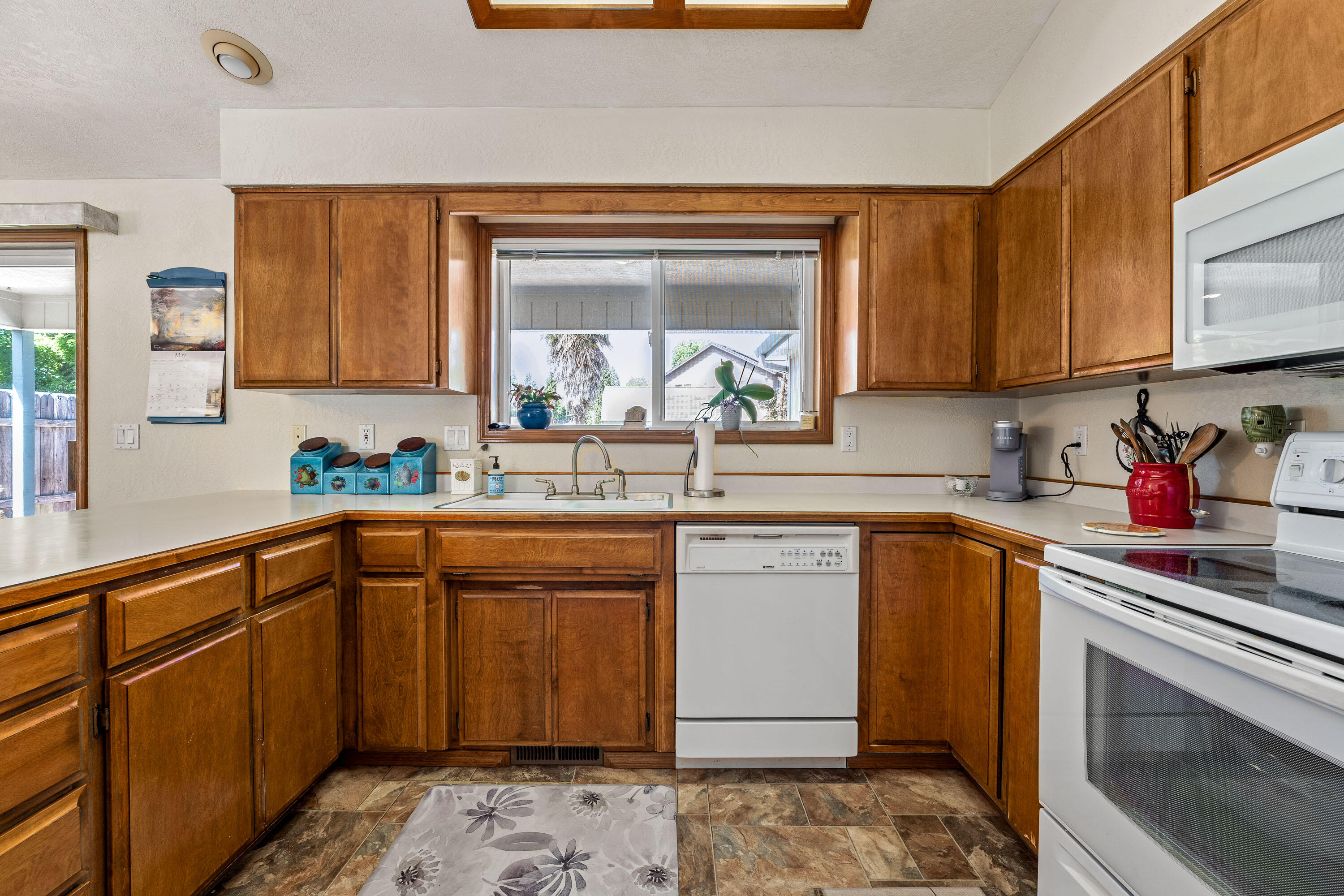1219 Looking Glass Way