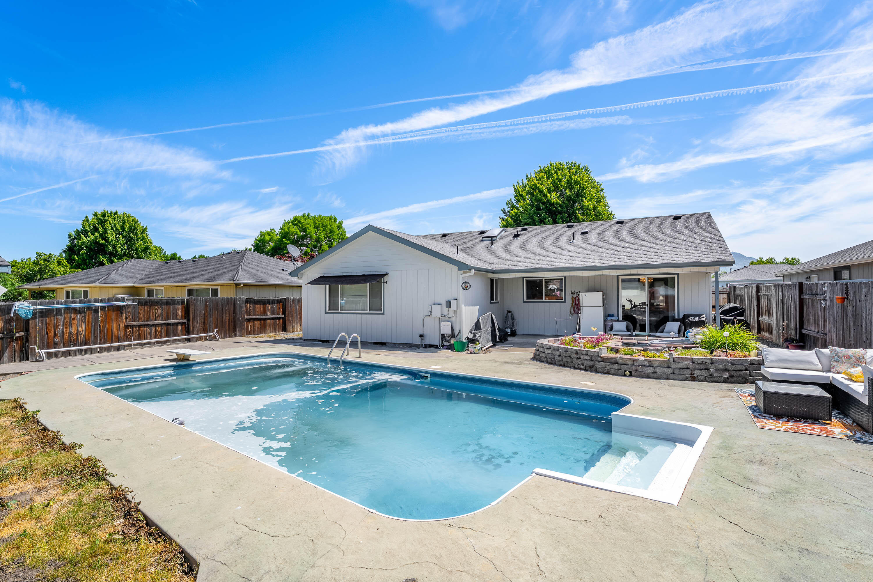 1219 Looking Glass Way