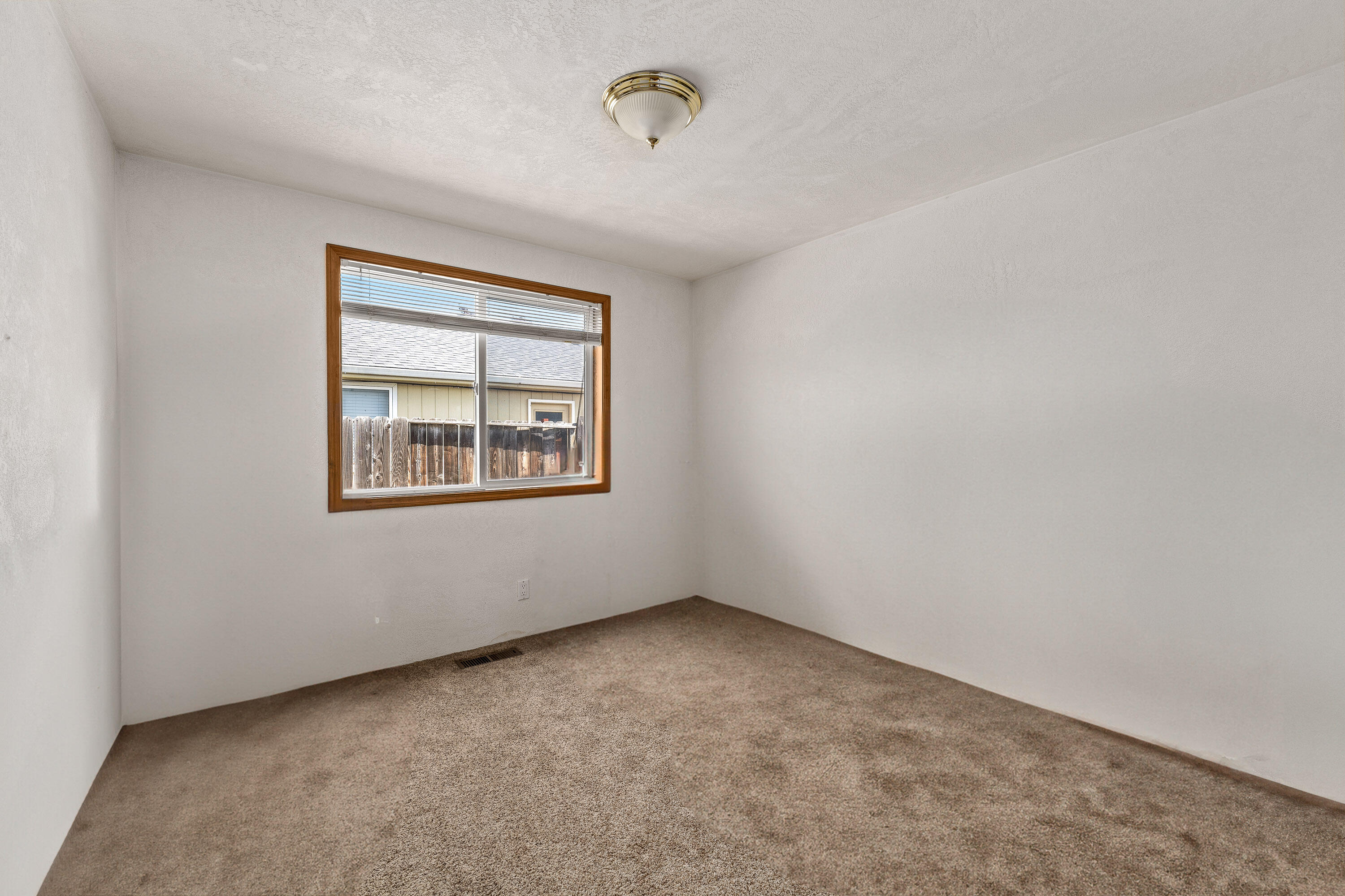 1219 Looking Glass Way