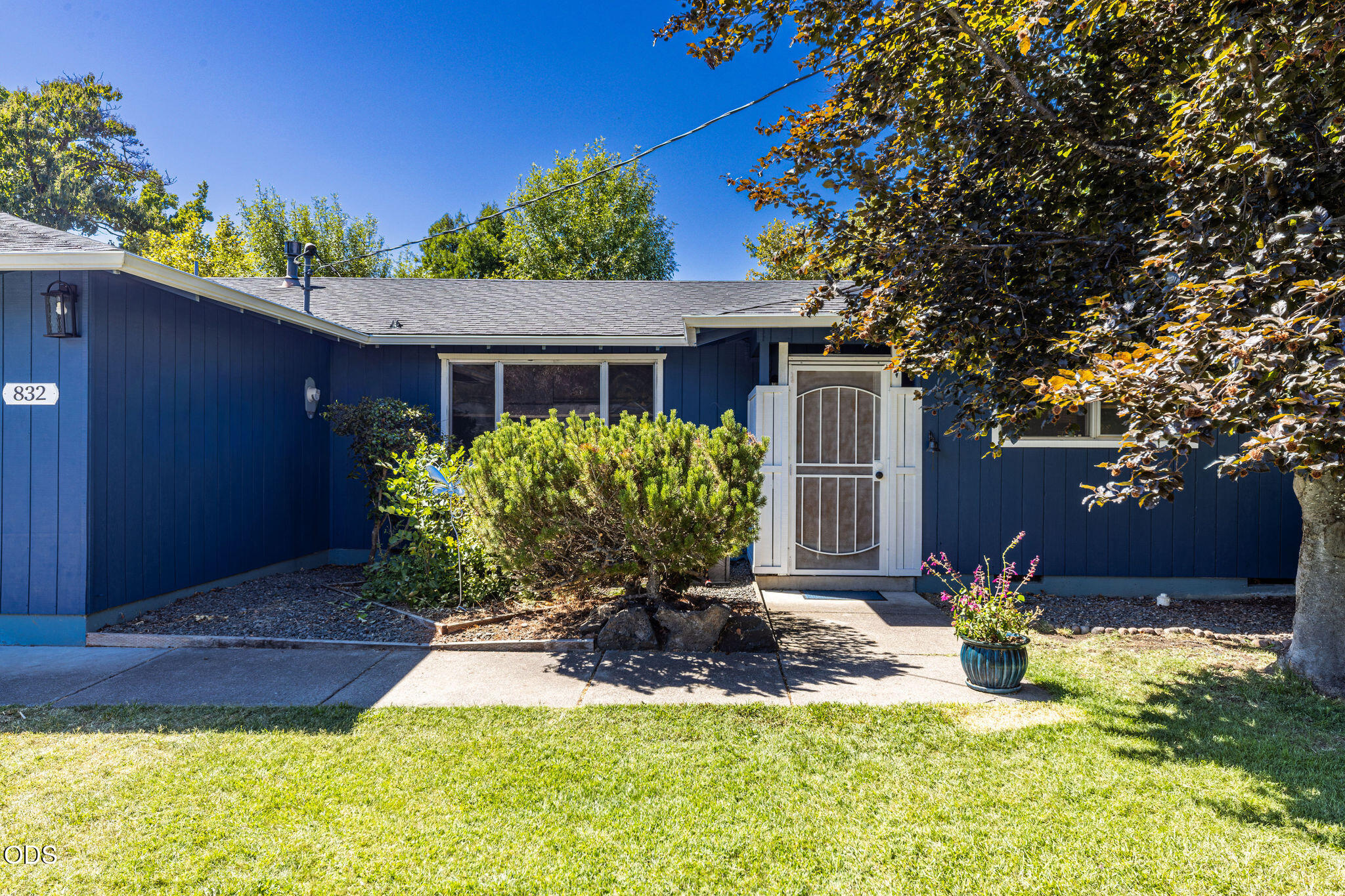 832 La Loma Drive