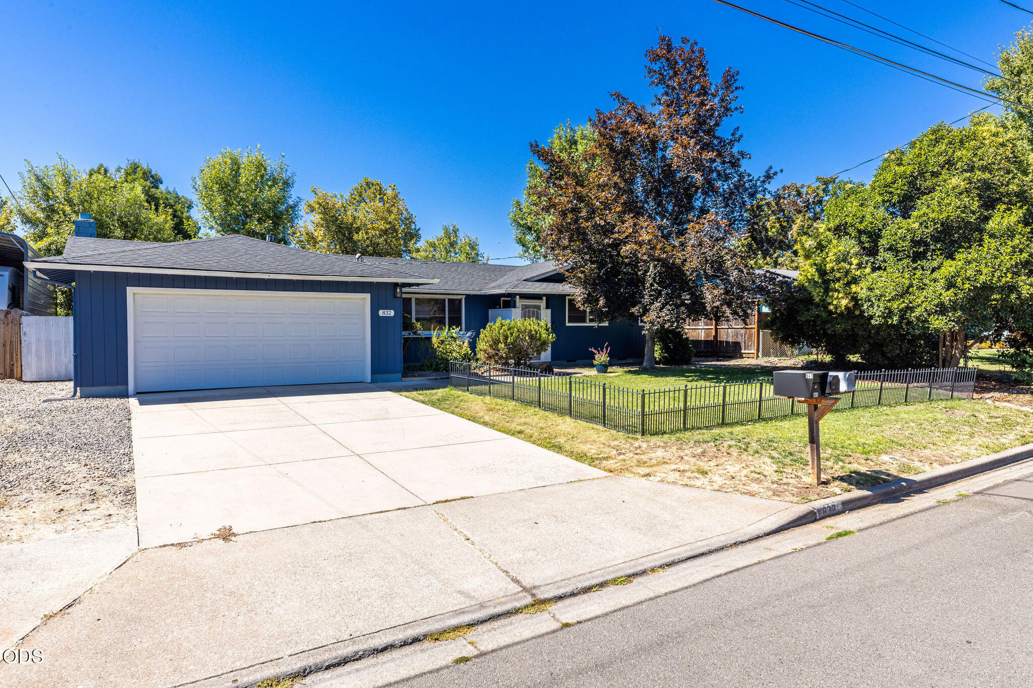 832 La Loma Drive