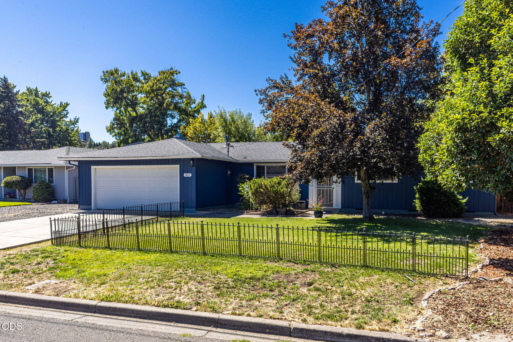 832 La Loma Drive