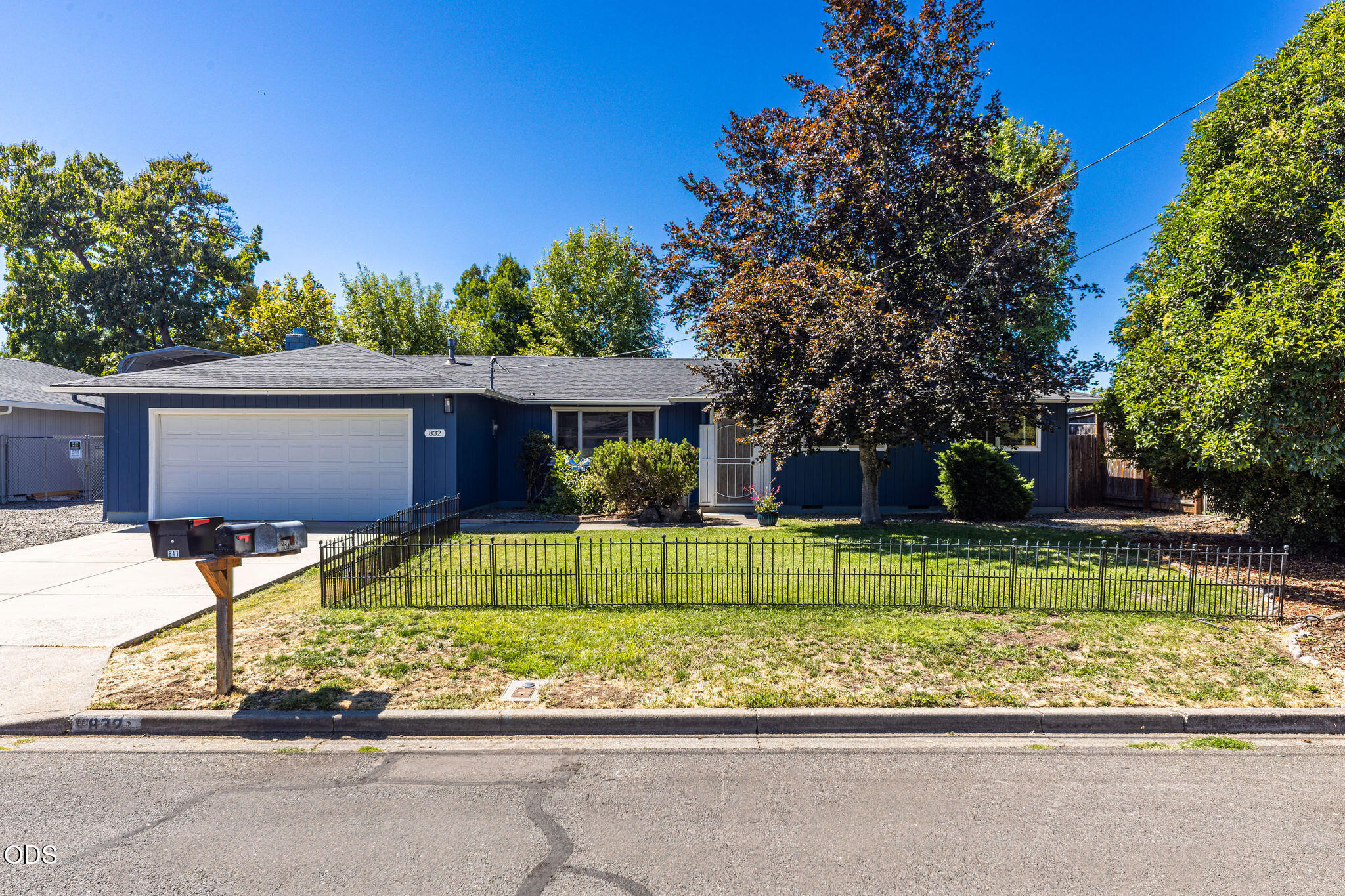 832 La Loma Drive