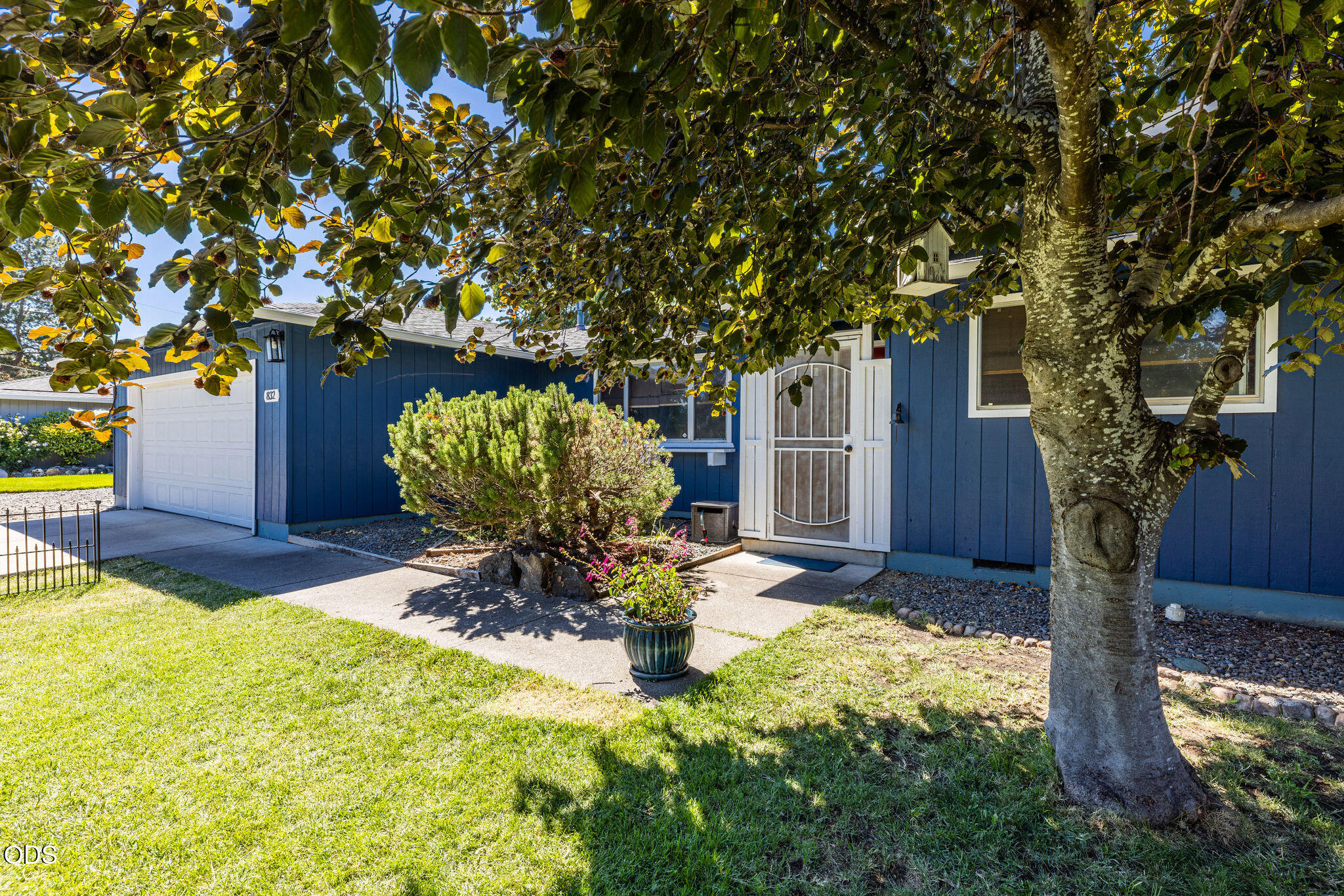 832 La Loma Drive