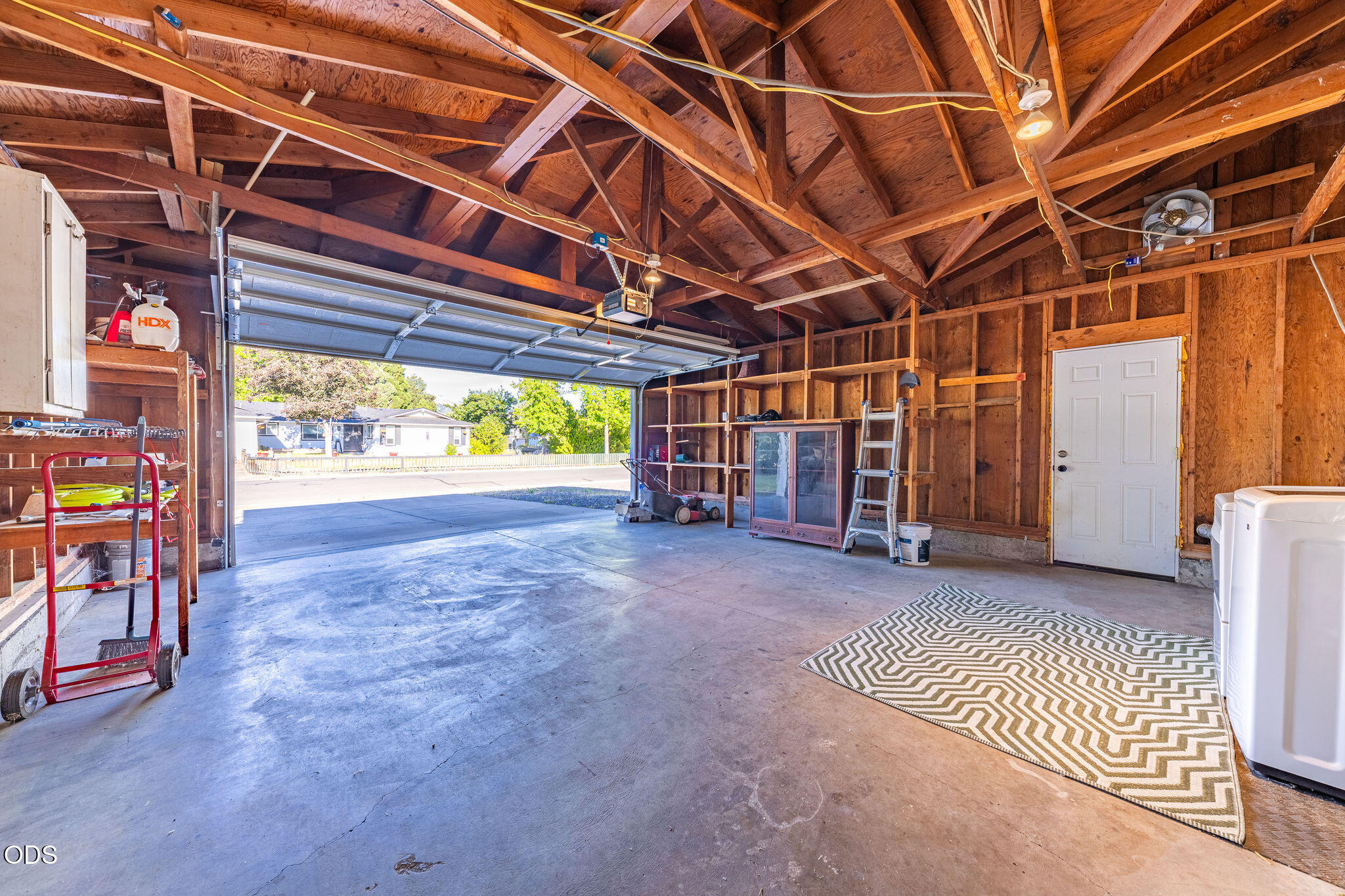 832 La Loma Drive