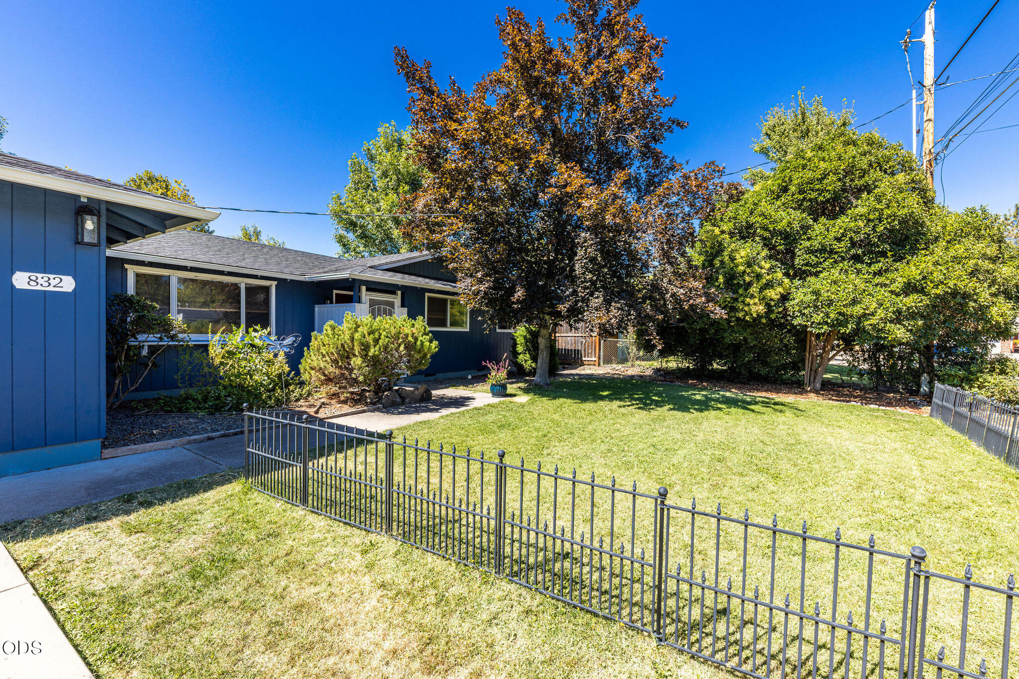 832 La Loma Drive