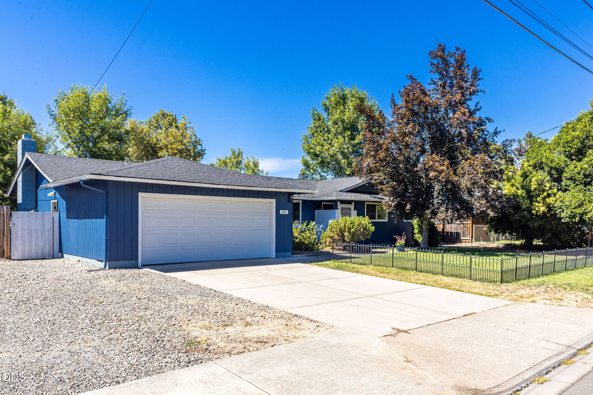 832 La Loma Drive