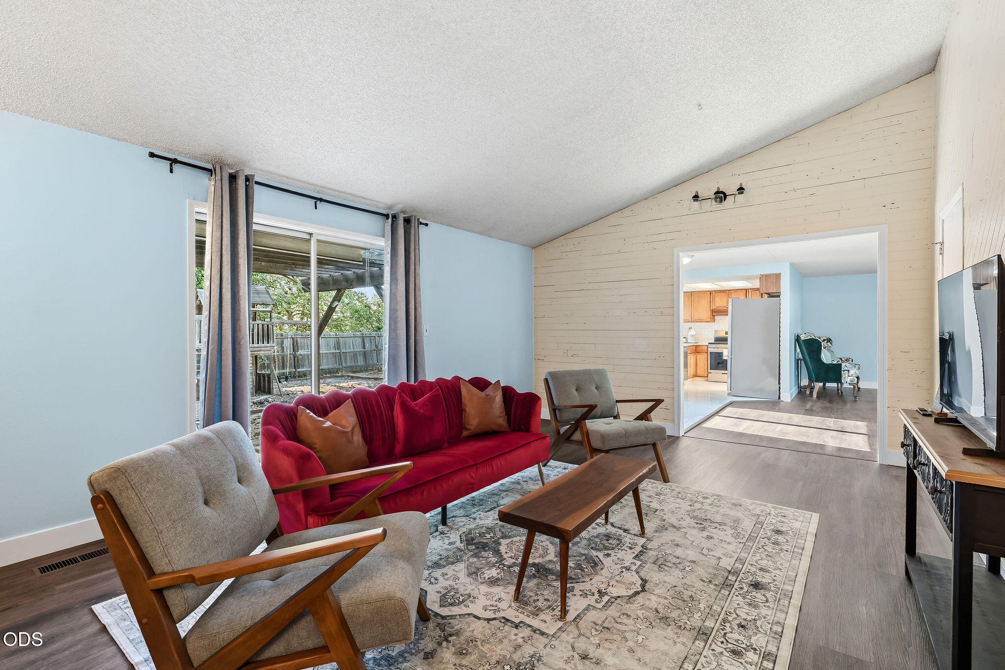 832 La Loma Drive
