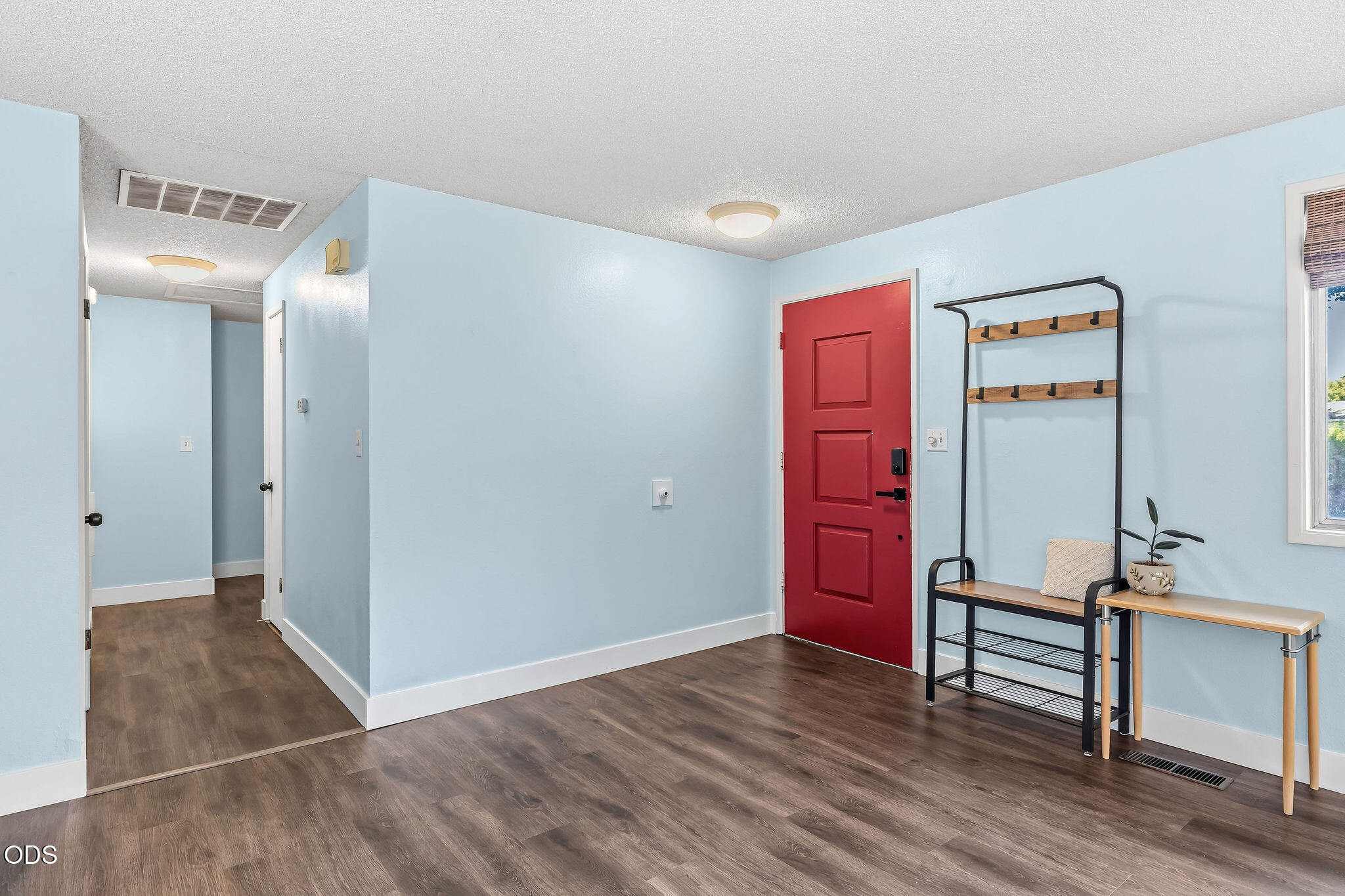 832 La Loma Drive