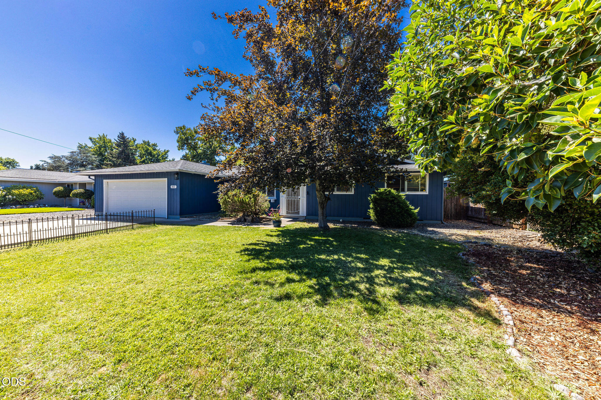 832 La Loma Drive