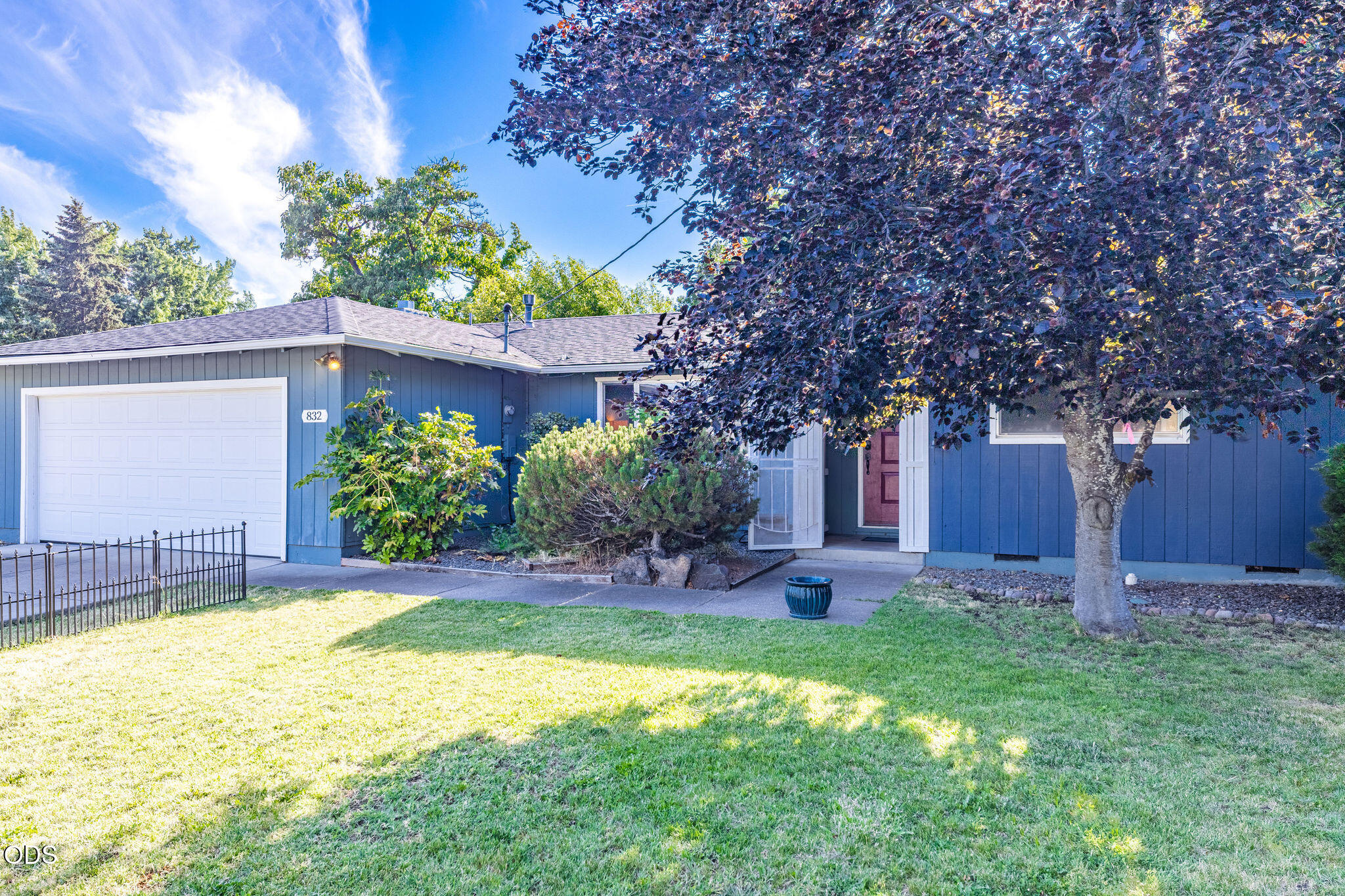 832 La Loma Drive