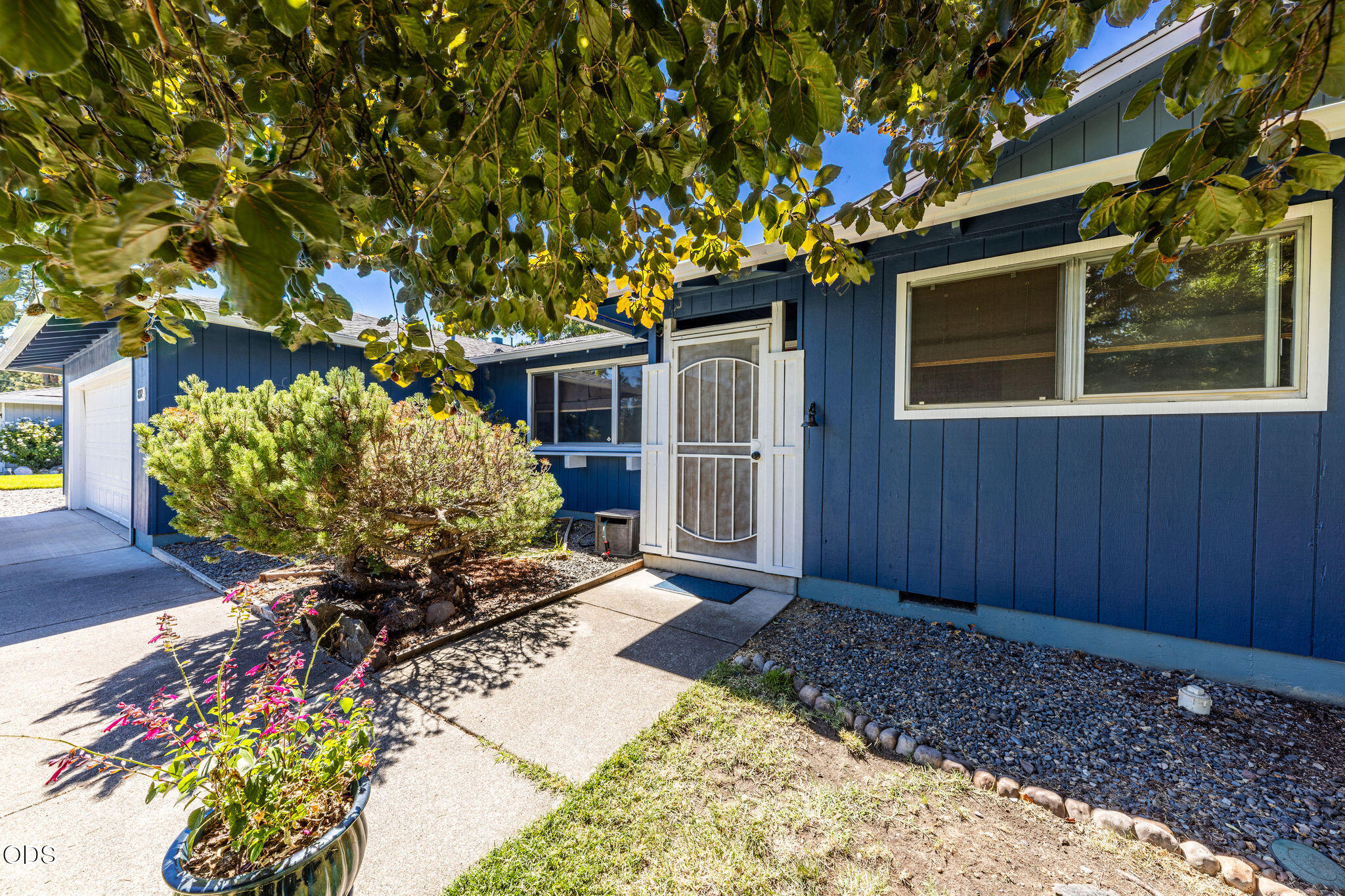 832 La Loma Drive
