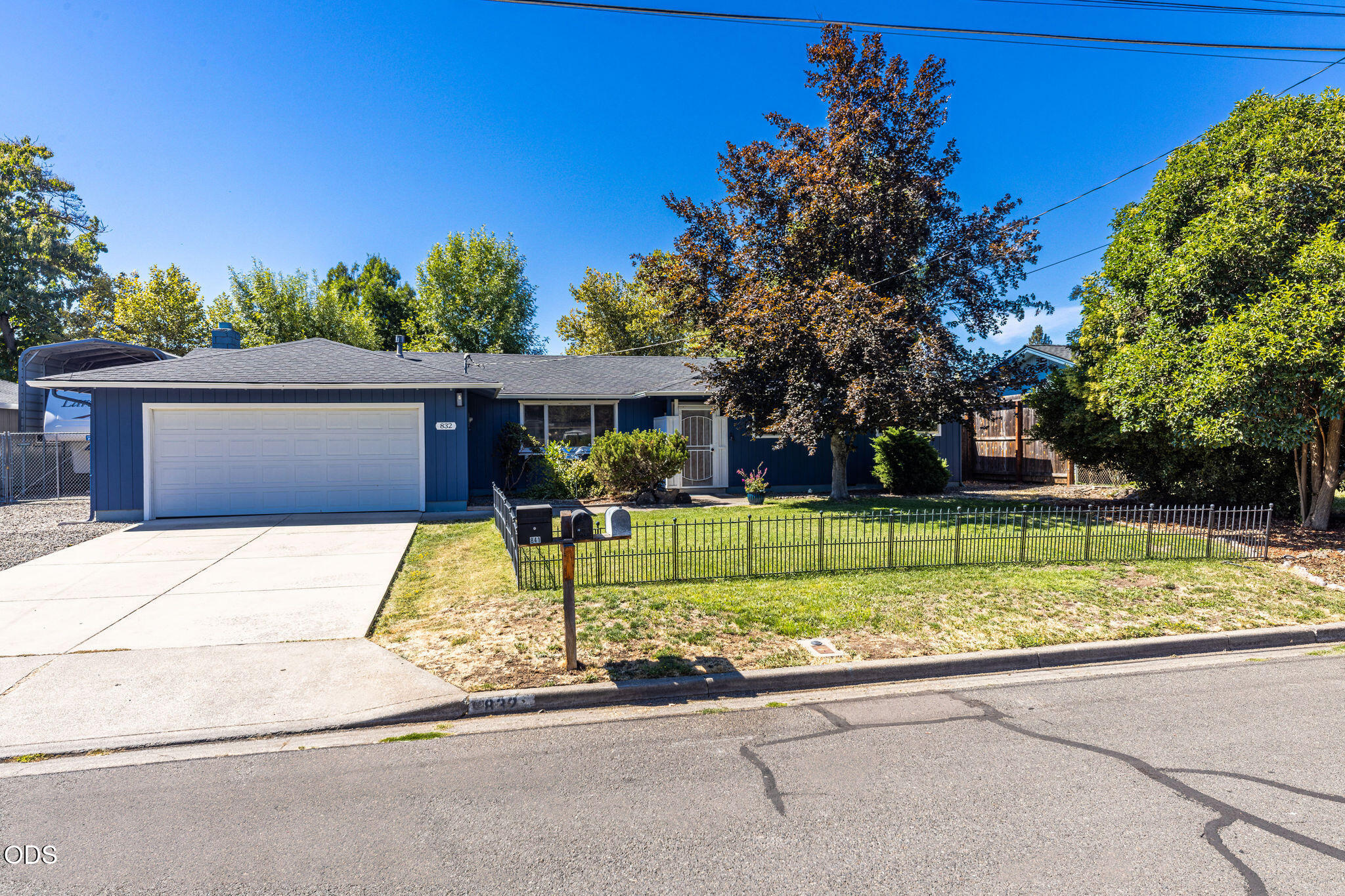 832 La Loma Drive