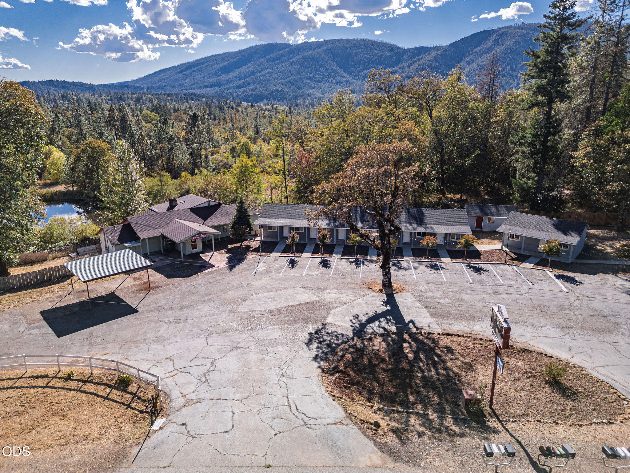 24810 Redwood