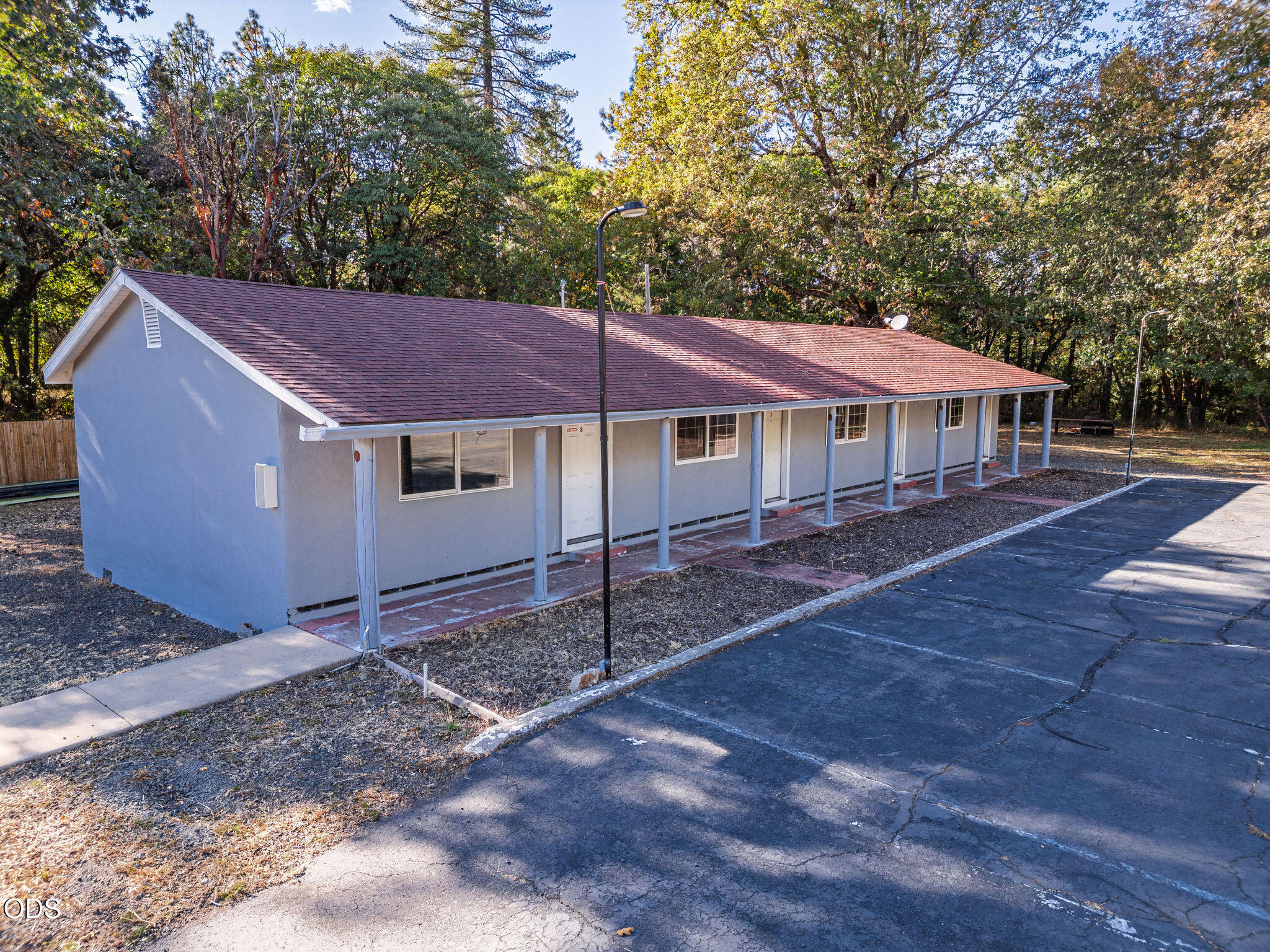 24810 Redwood