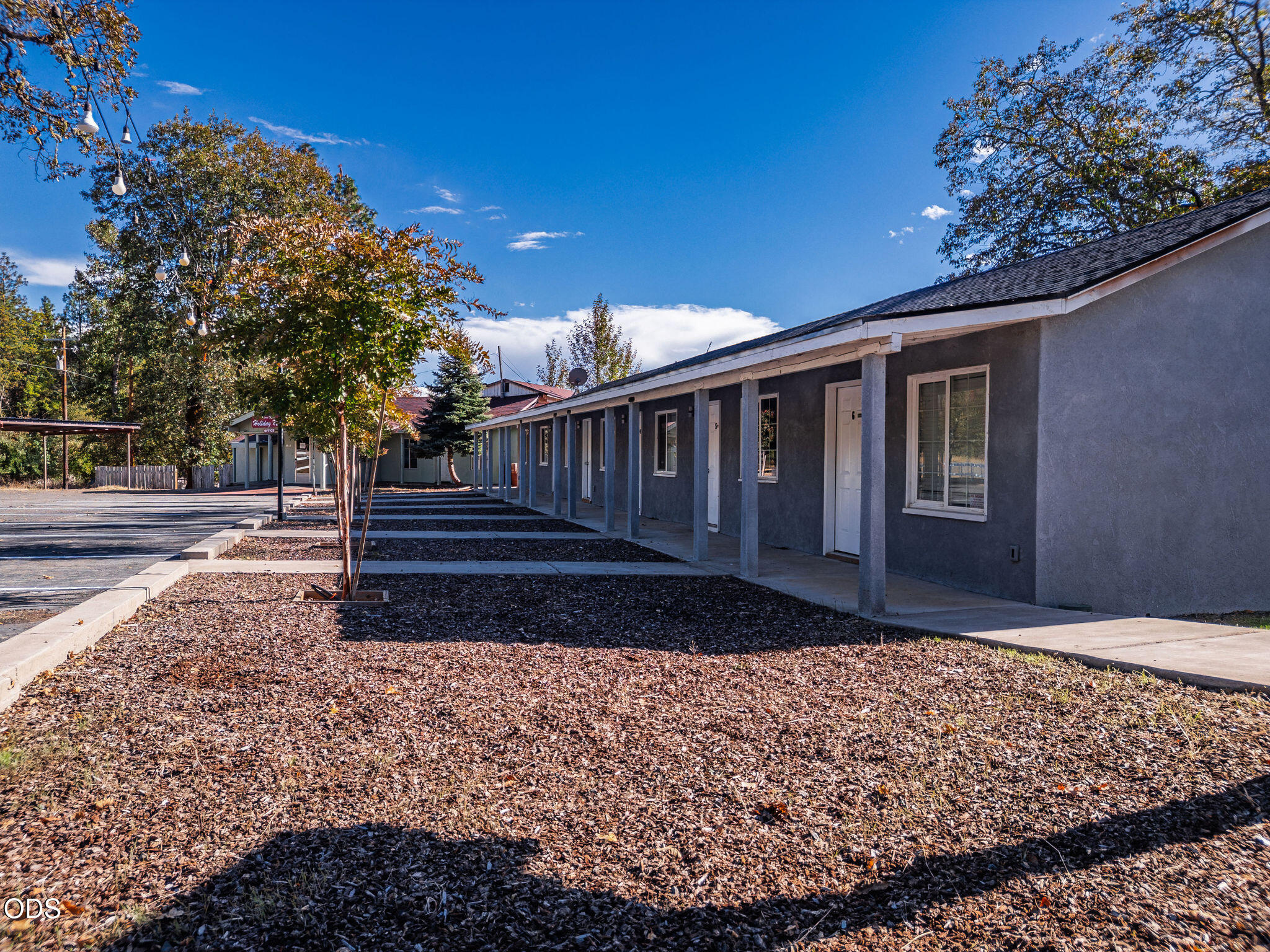 24810 Redwood