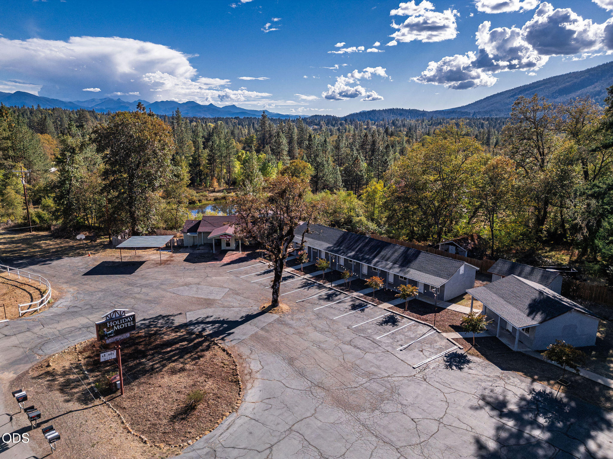 24810 Redwood
