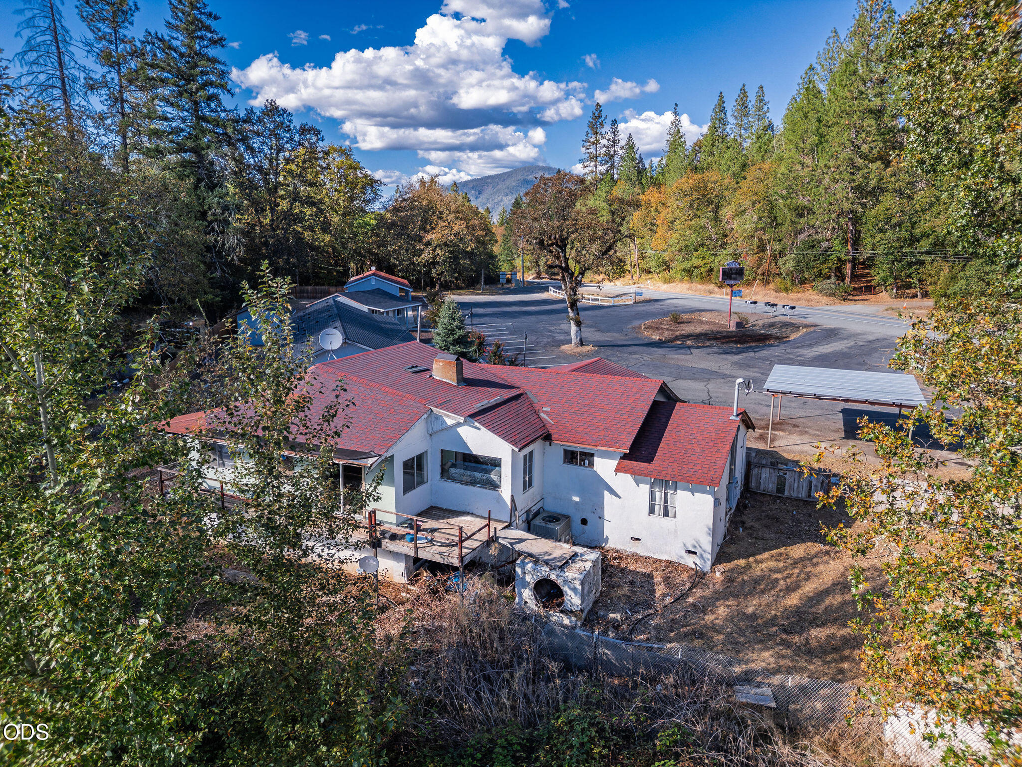24810 Redwood