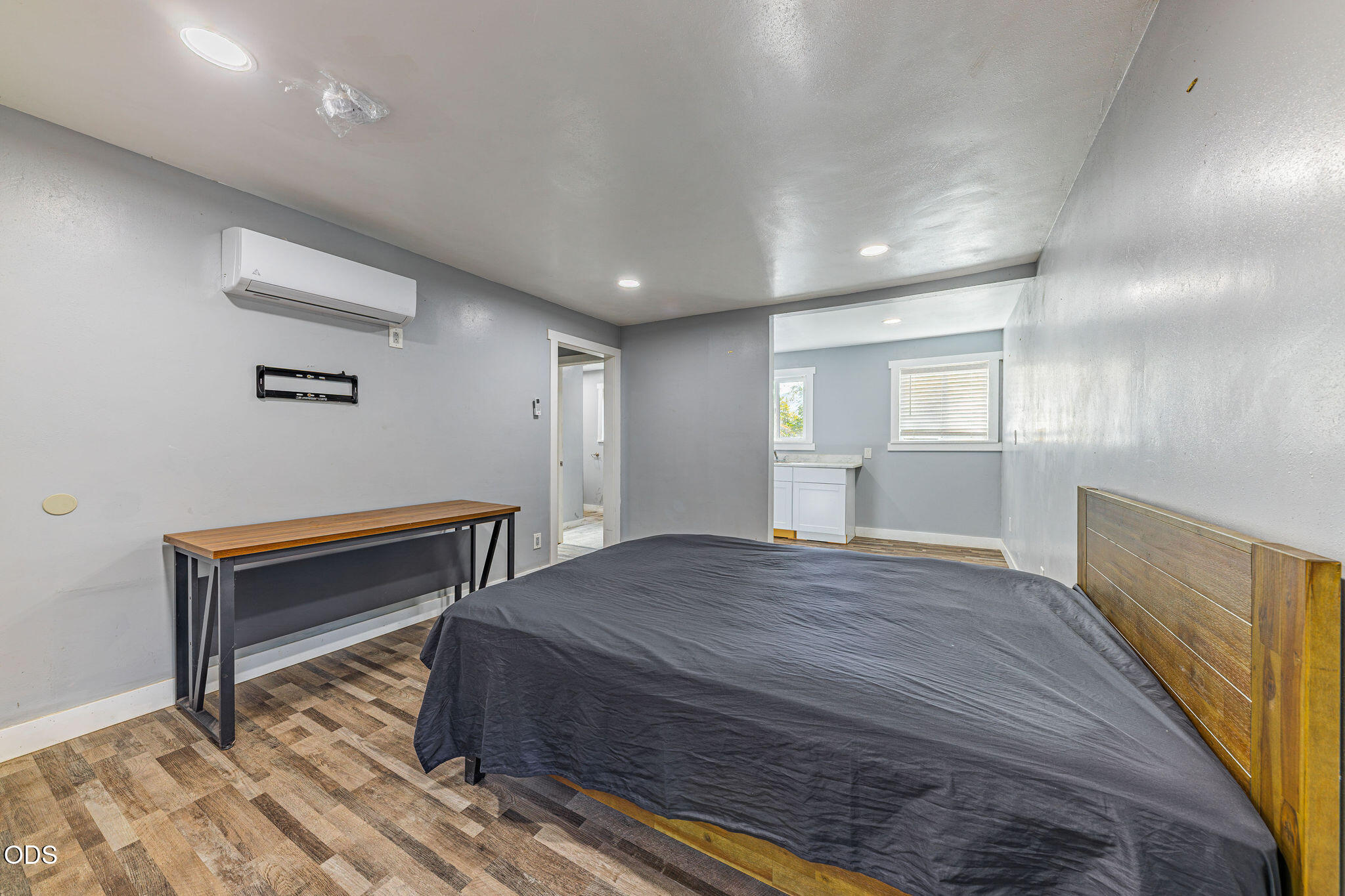 24810 Redwood