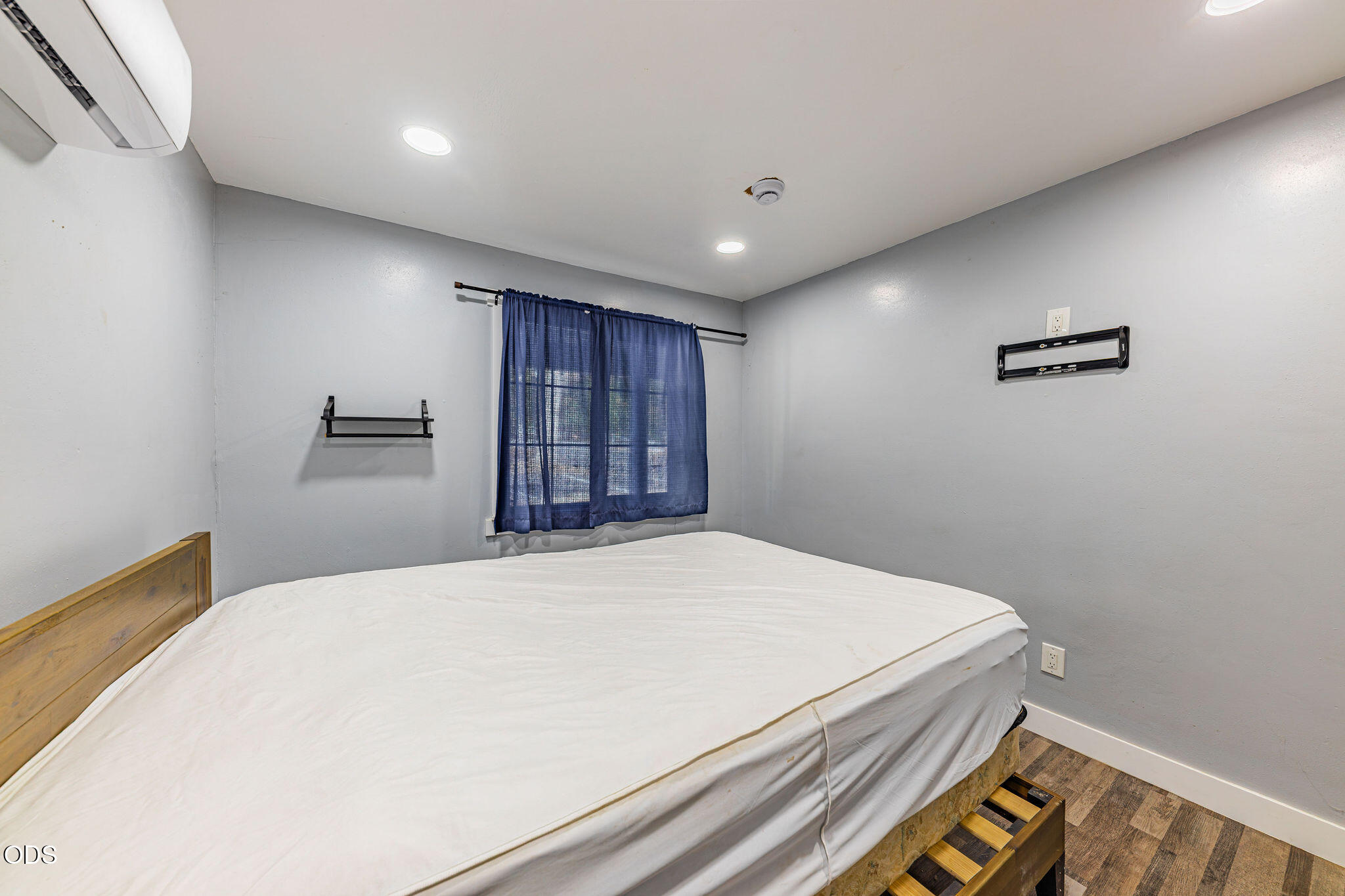 24810 Redwood