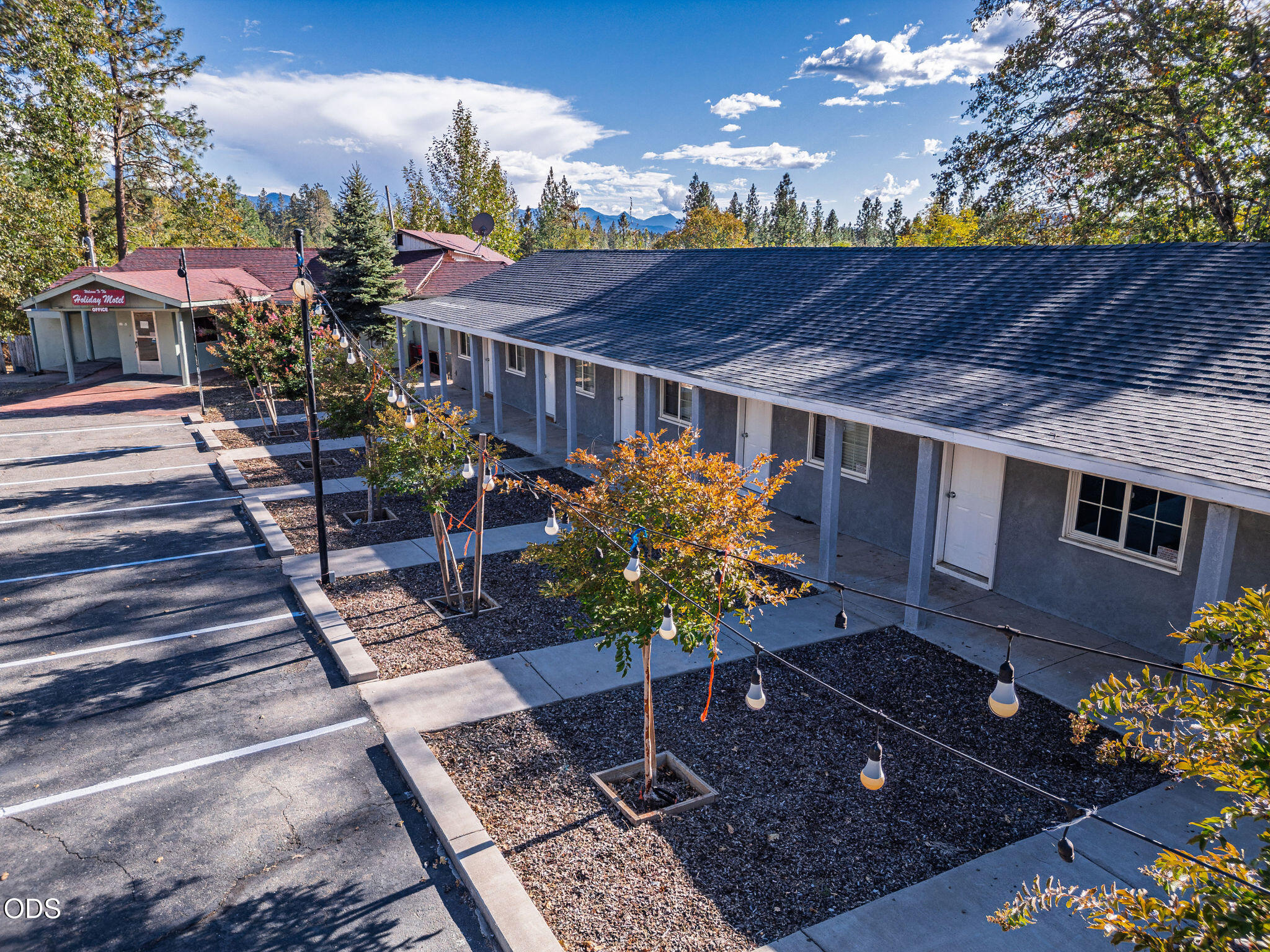 24810 Redwood