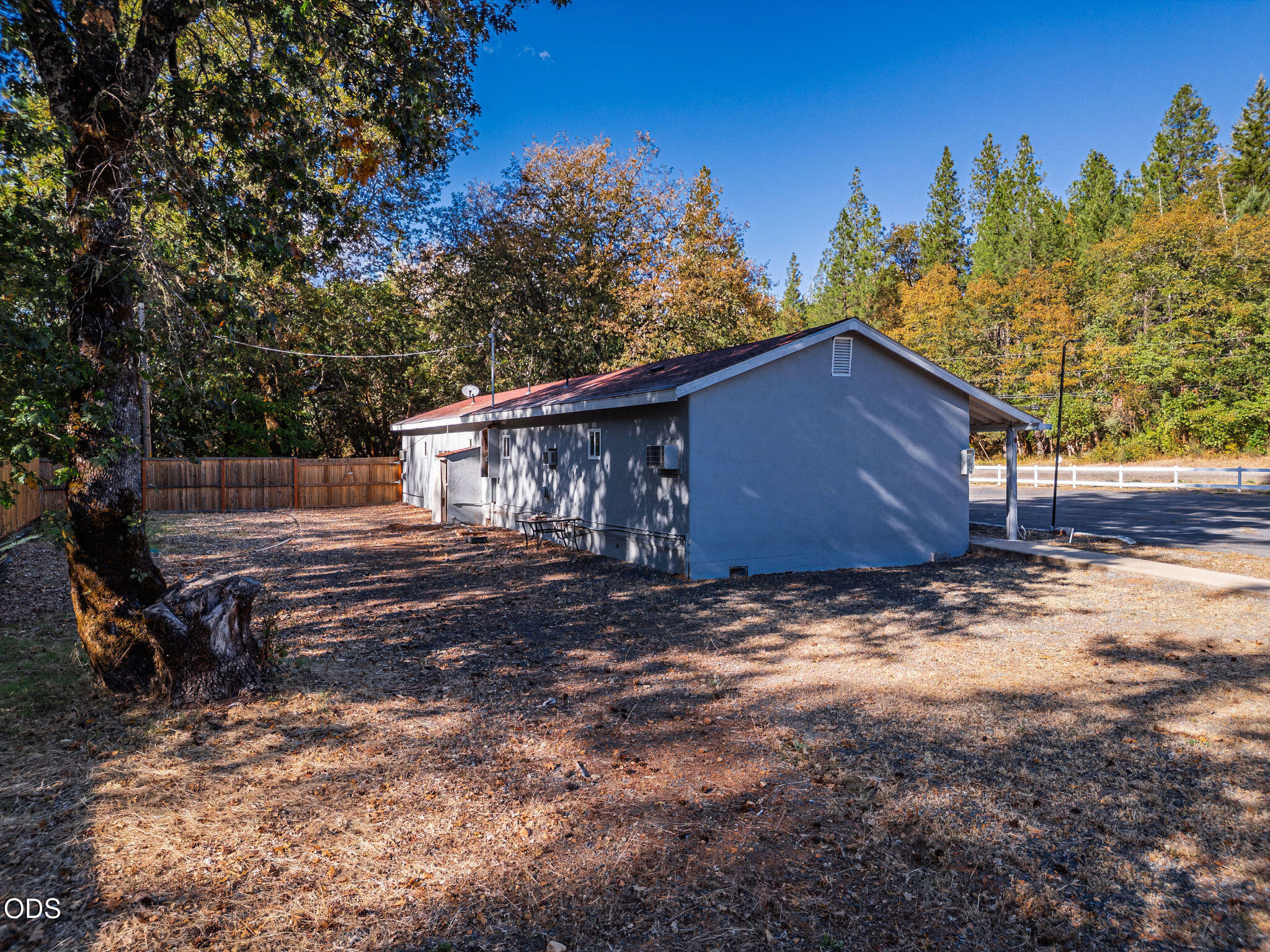 24810 Redwood