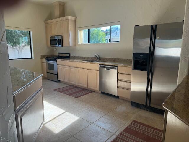 77555 Delaware Place