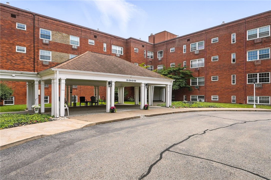 5900 Babcock Boulevard 42